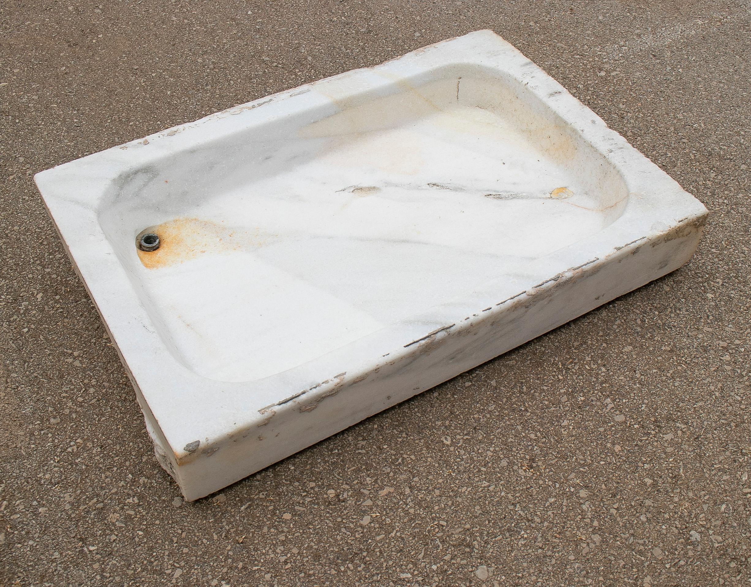 1930s Spanish Hand Carved White Macael Marble Wash Basin In Good Condition For Sale In Marbella, ES