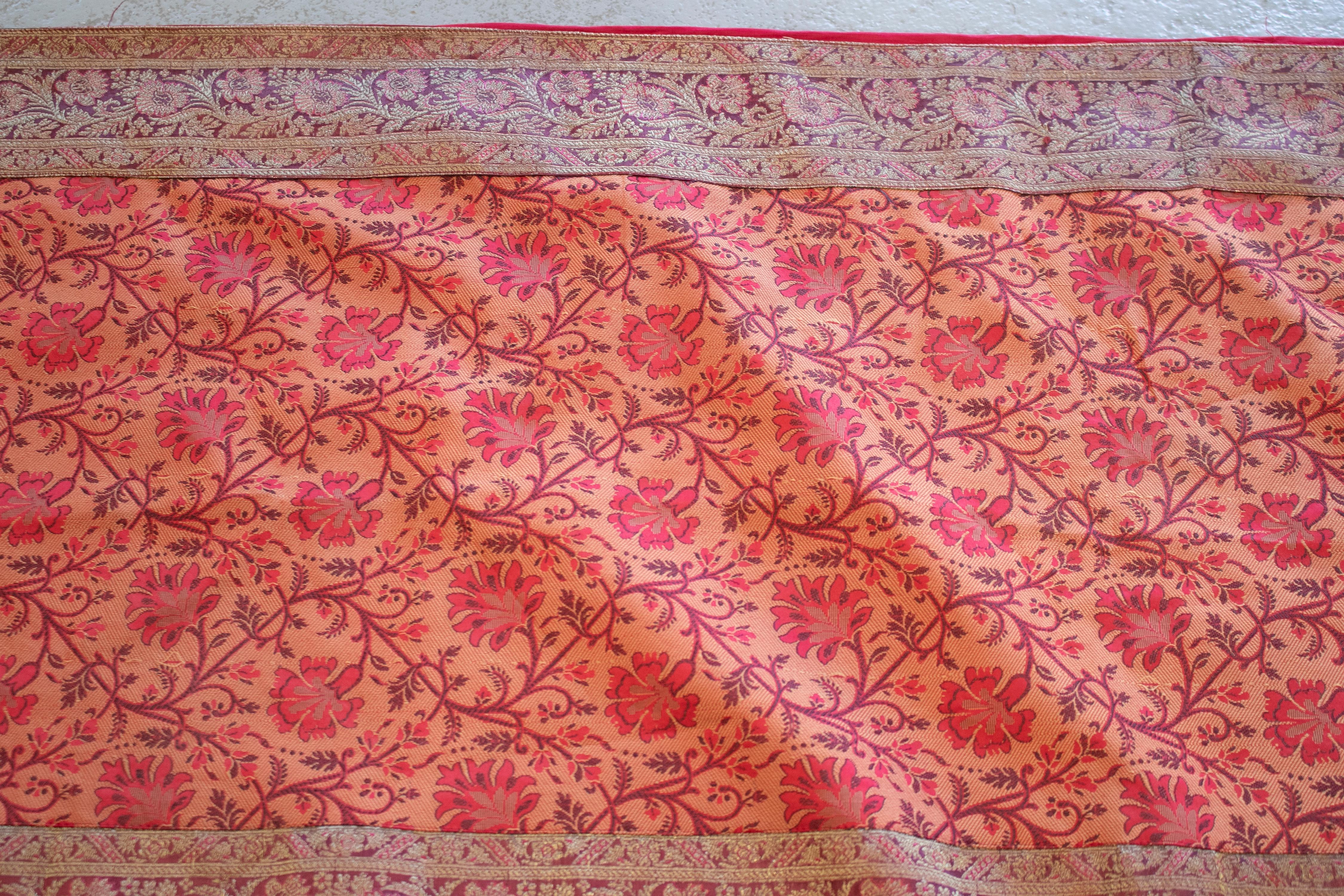 1930s Spanish Hand Sewn Red Silk Patchwork Tapestry For Sale 9