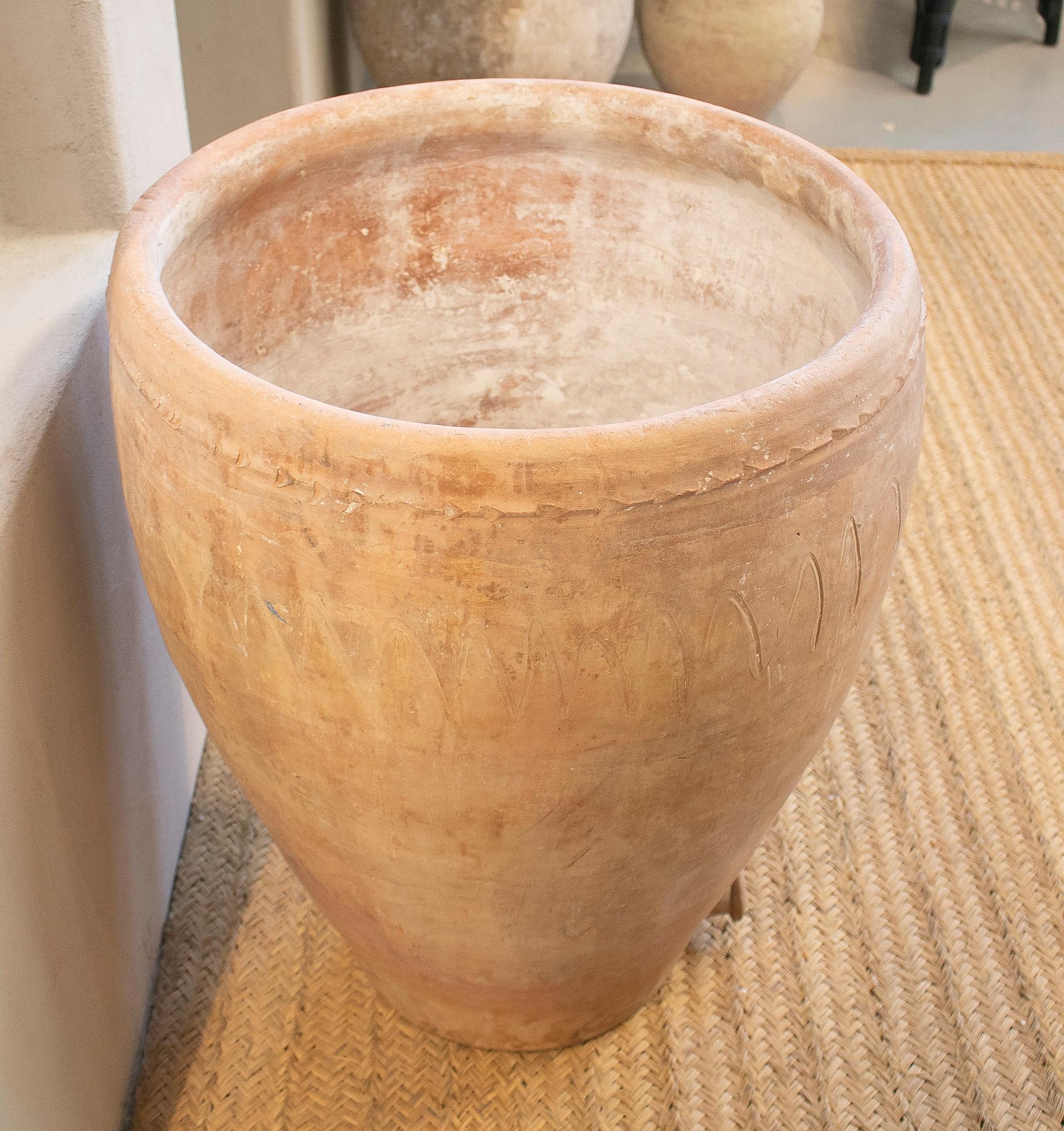 1930s Spanish Handmade Large Terracotta Ceramic Wine Jar In Good Condition In Marbella, ES