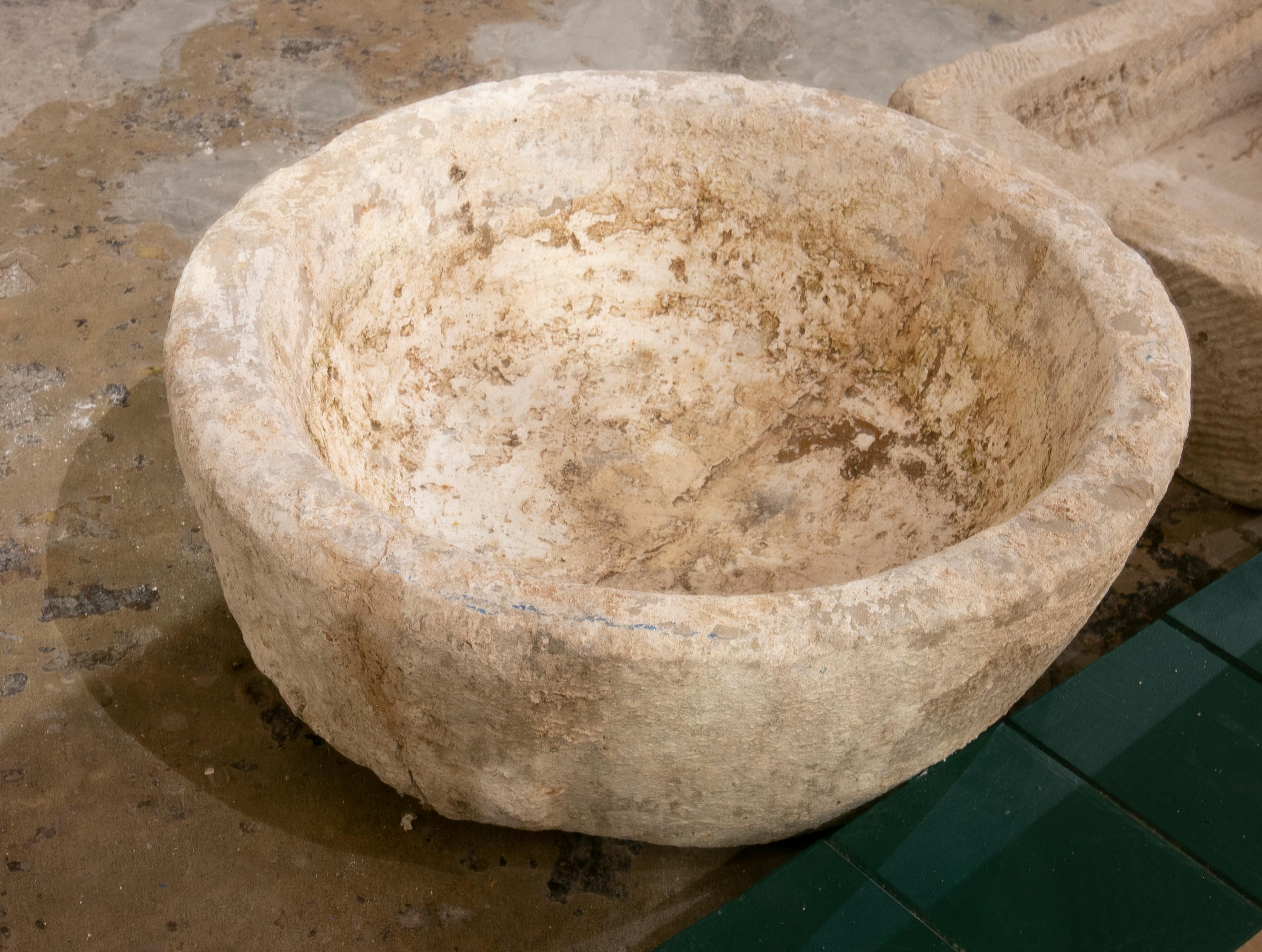 Hand-Carved 1930s Spanish Round Stone Carved Stone Basin