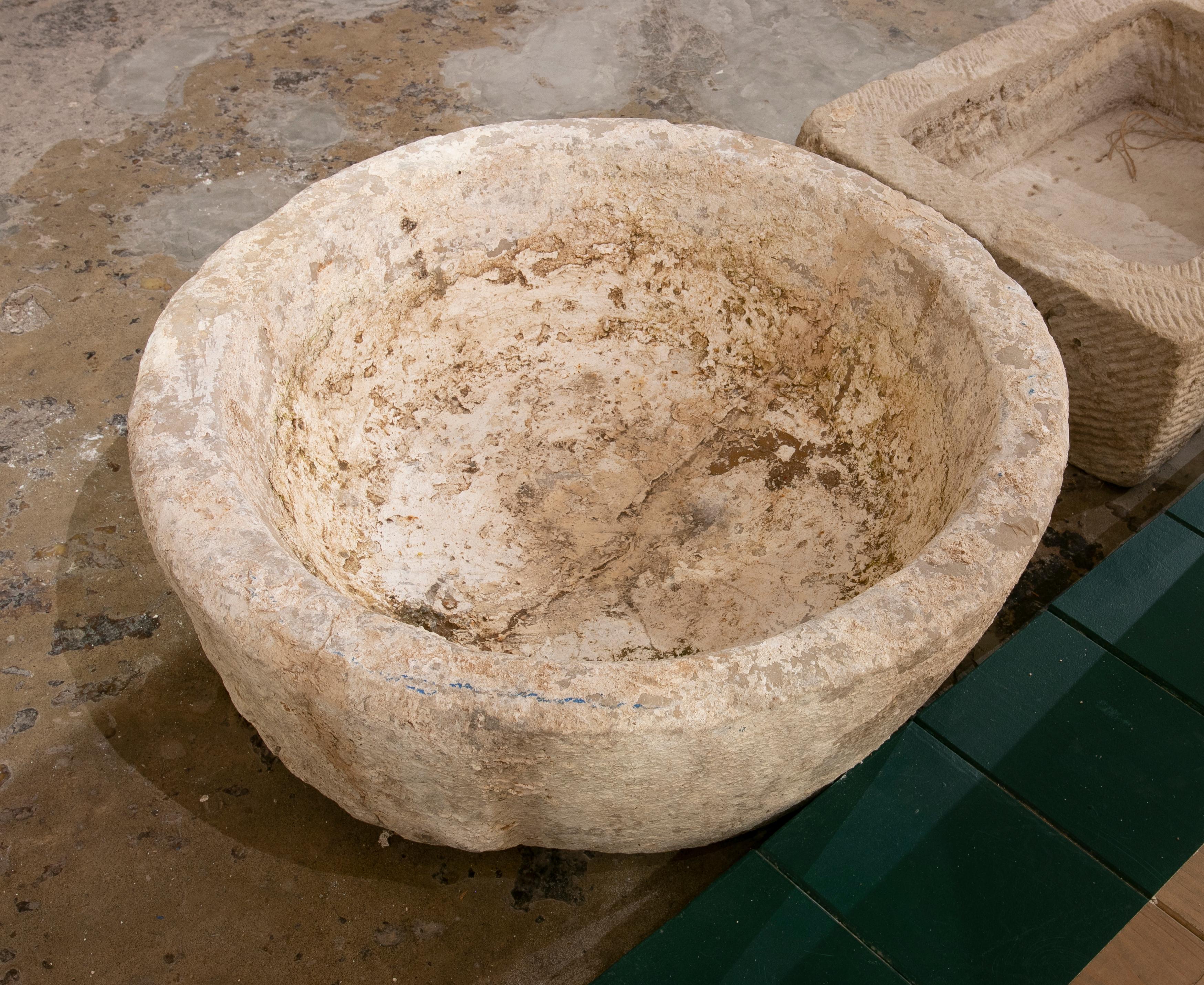 1930s Spanish Round Stone Carved Stone Basin 2