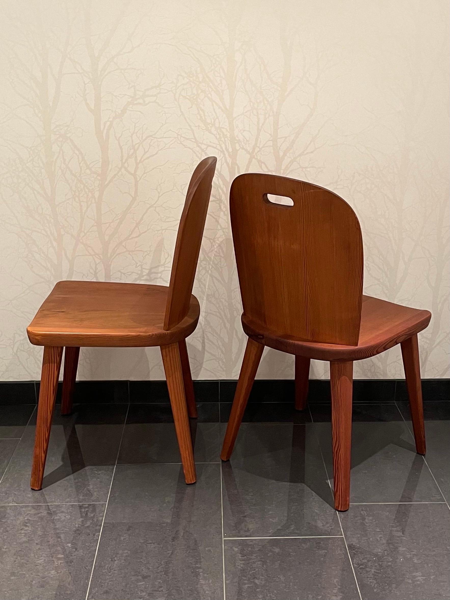 Scandinavian Modern 1930s Sport Cabin Solid Pine Chairs in Axel Einar Hjorth Style by Åby Möbler  For Sale