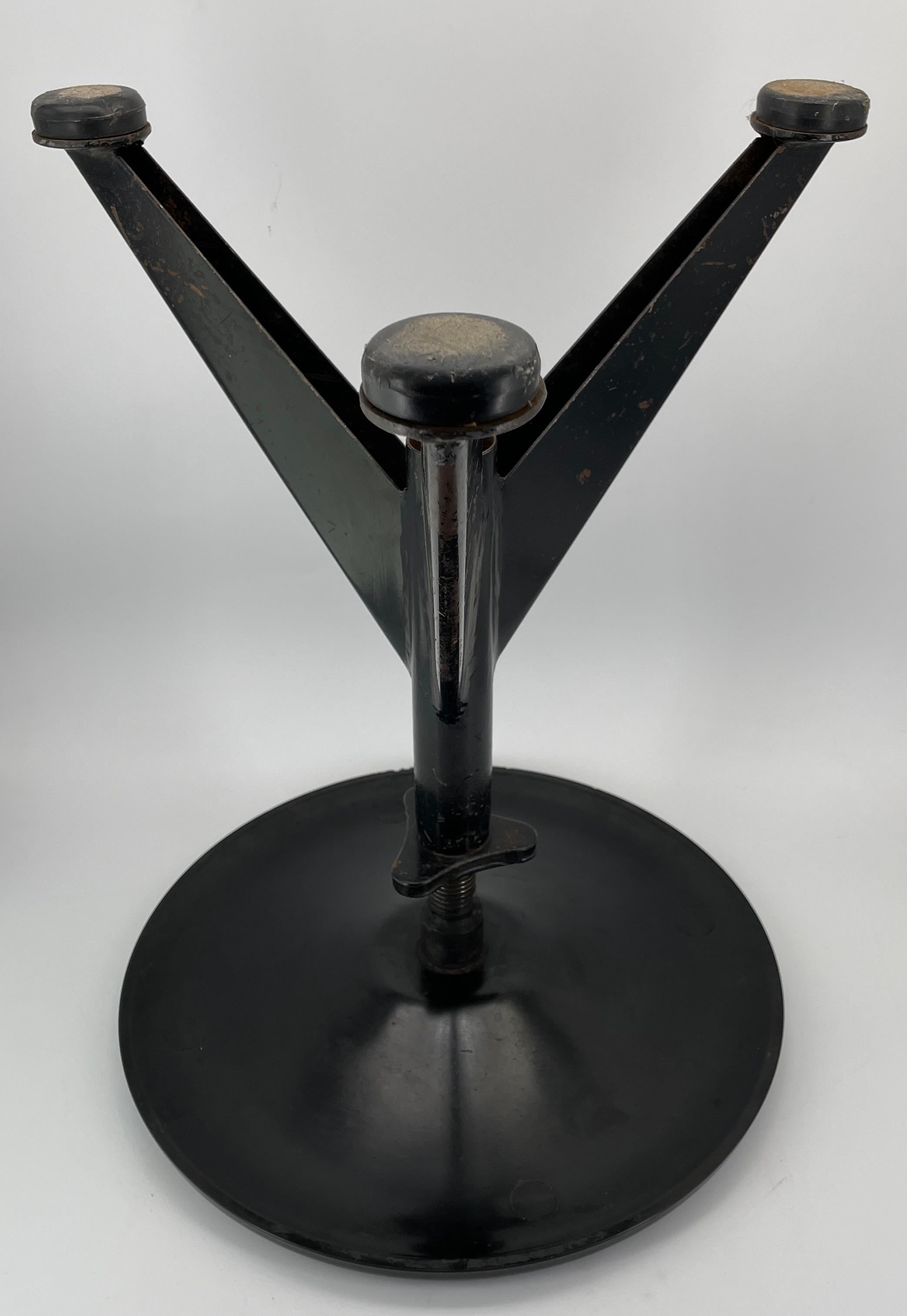 1930s Sputnik Noir Vintage Industriel Atelier Tabouret Bas Bakélite Acier en vente 1