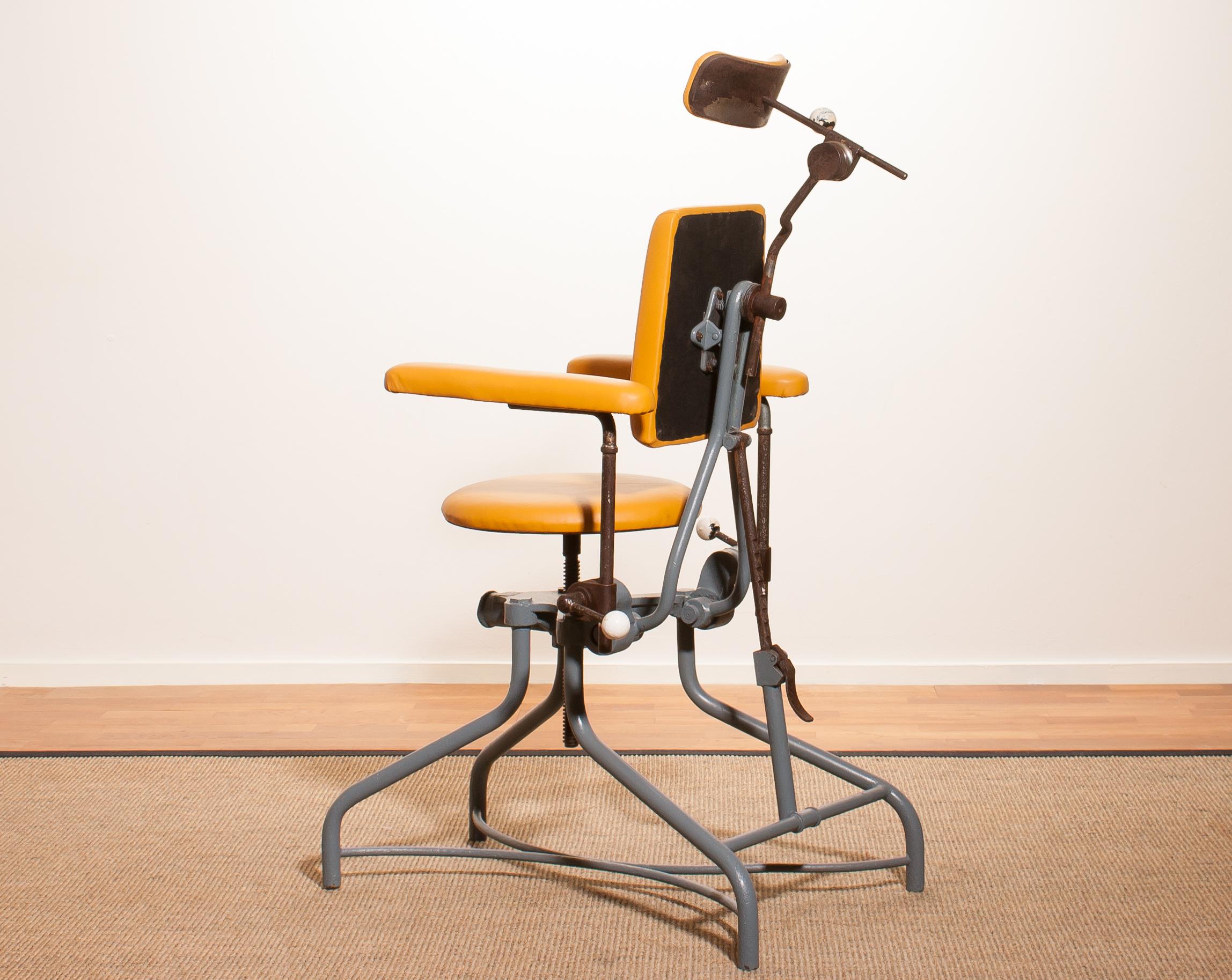 1930s, Steel Medical Chair In Fair Condition In Silvolde, Gelderland