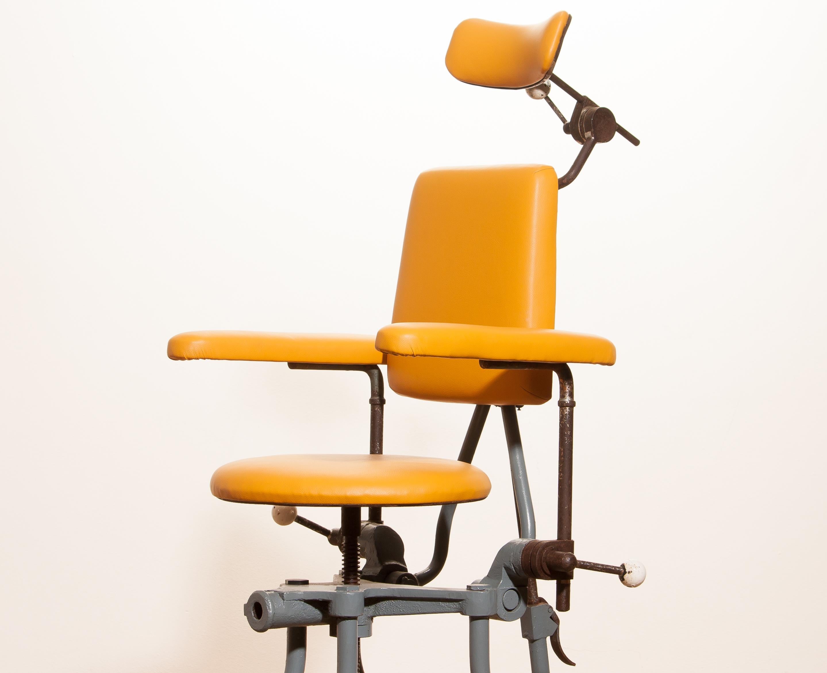 1930s, Steel Medical or Dentist Chair In Fair Condition In Silvolde, Gelderland