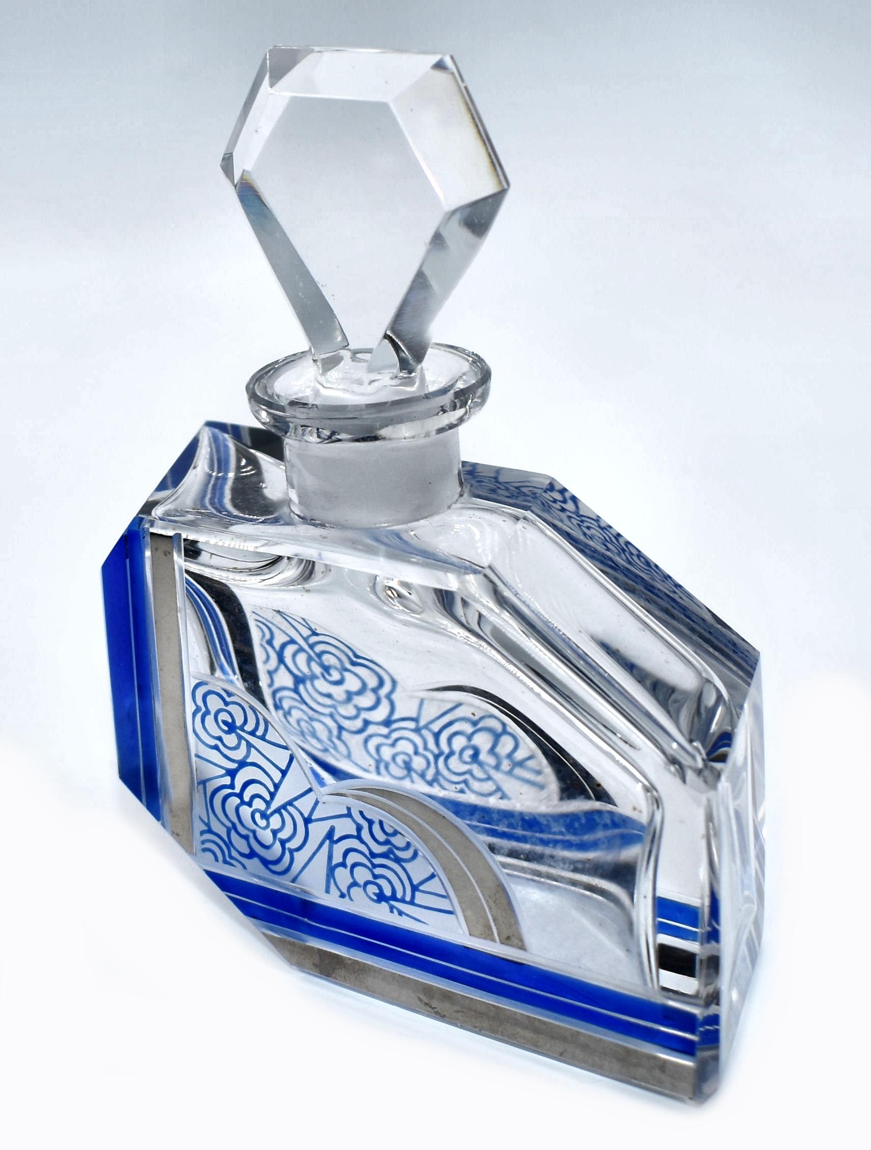 1930s Stunning Art Deco Perfume Bottle In Good Condition In Devon, England