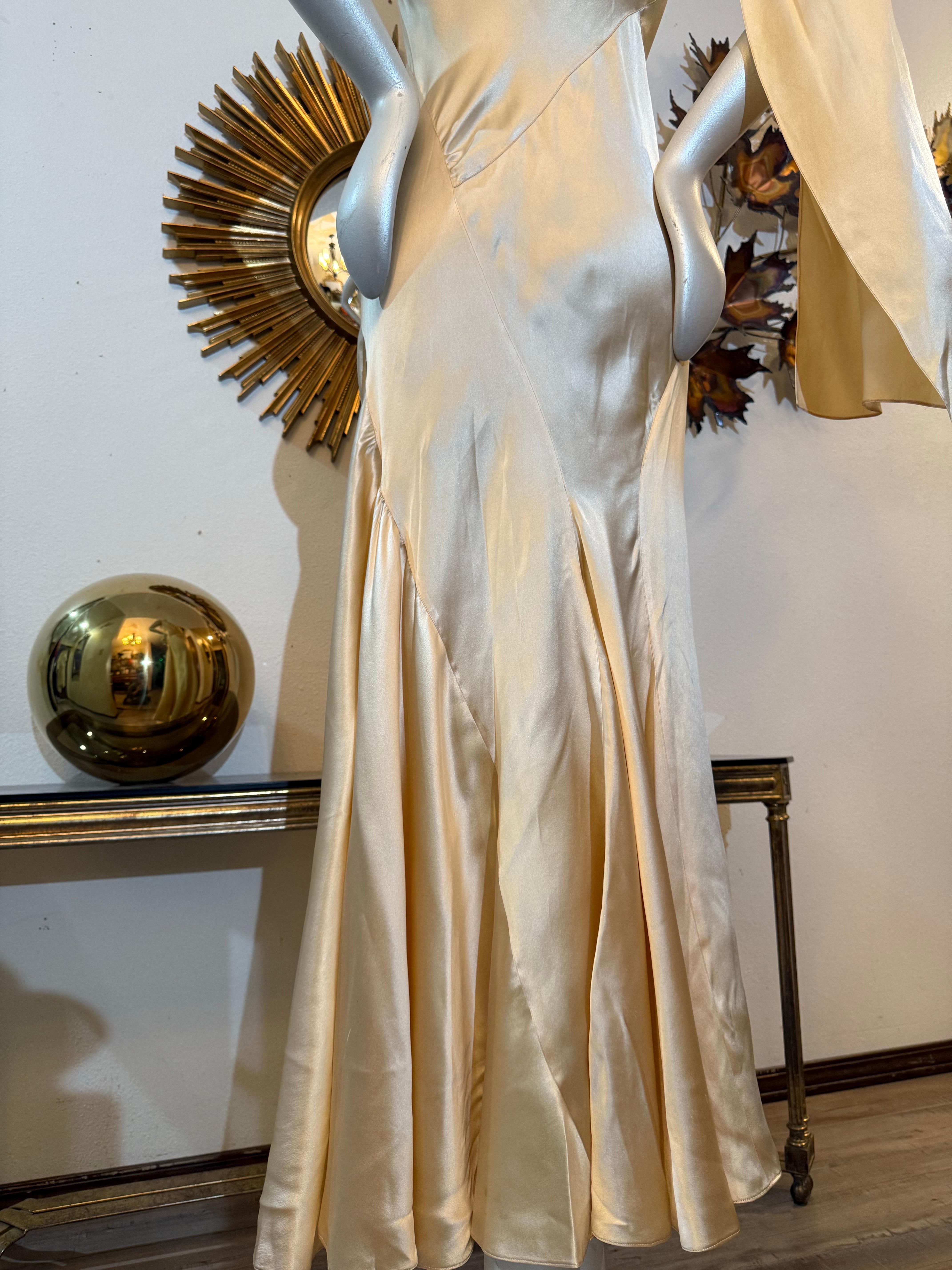 1930s Stunning Slinky Ivory Satin Bias-Cut Trumpet-Skirt Gown w Shoulder Scarf For Sale 8
