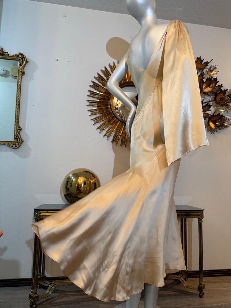 1930s Stunning Slinky Ivory Satin Bias-Cut Trumpet-Skirt Gown w Shoulder  Scarf at 1stDibs