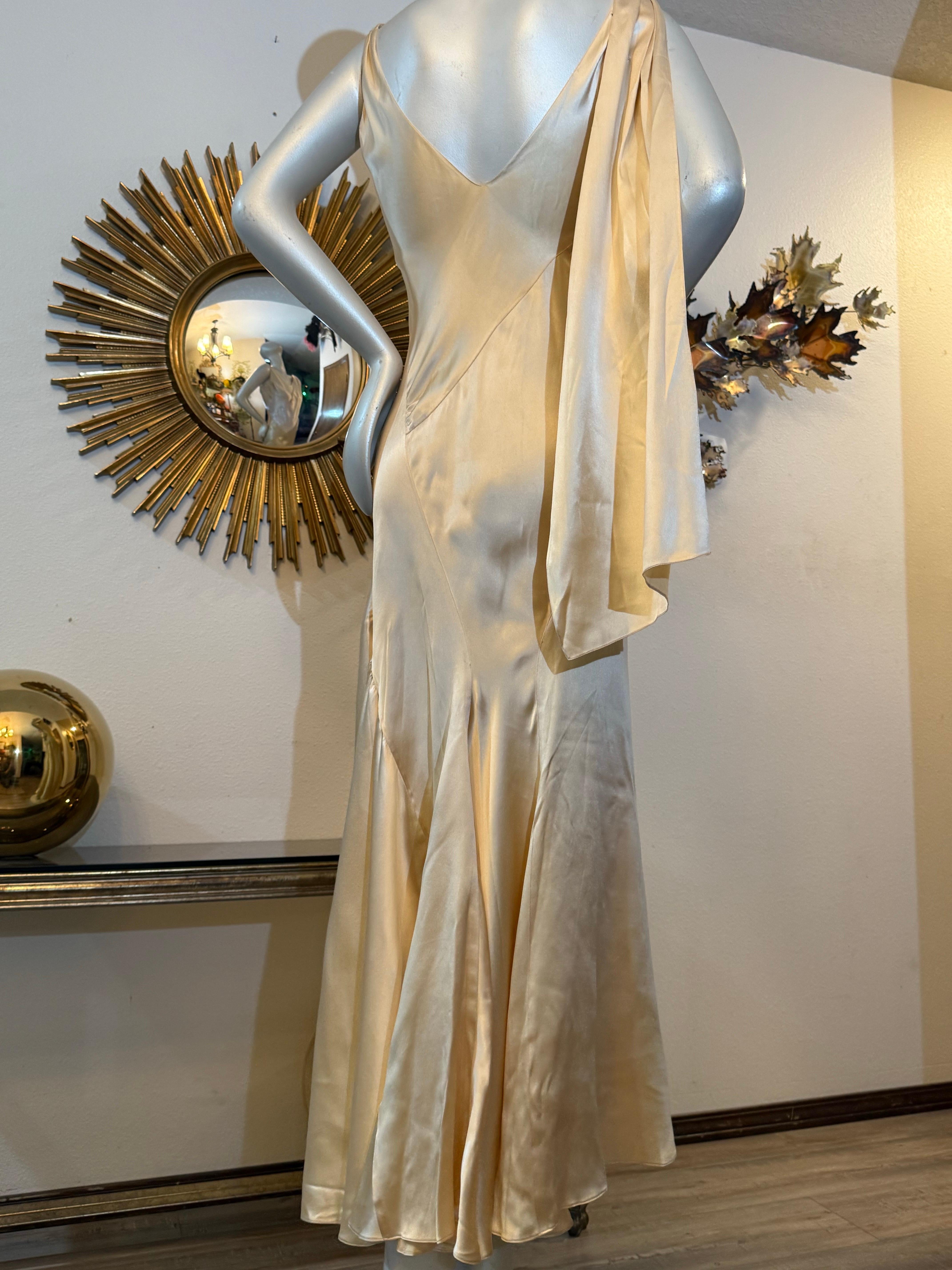 Women's 1930s Stunning Slinky Ivory Satin Bias-Cut Trumpet-Skirt Gown w Shoulder Scarf For Sale