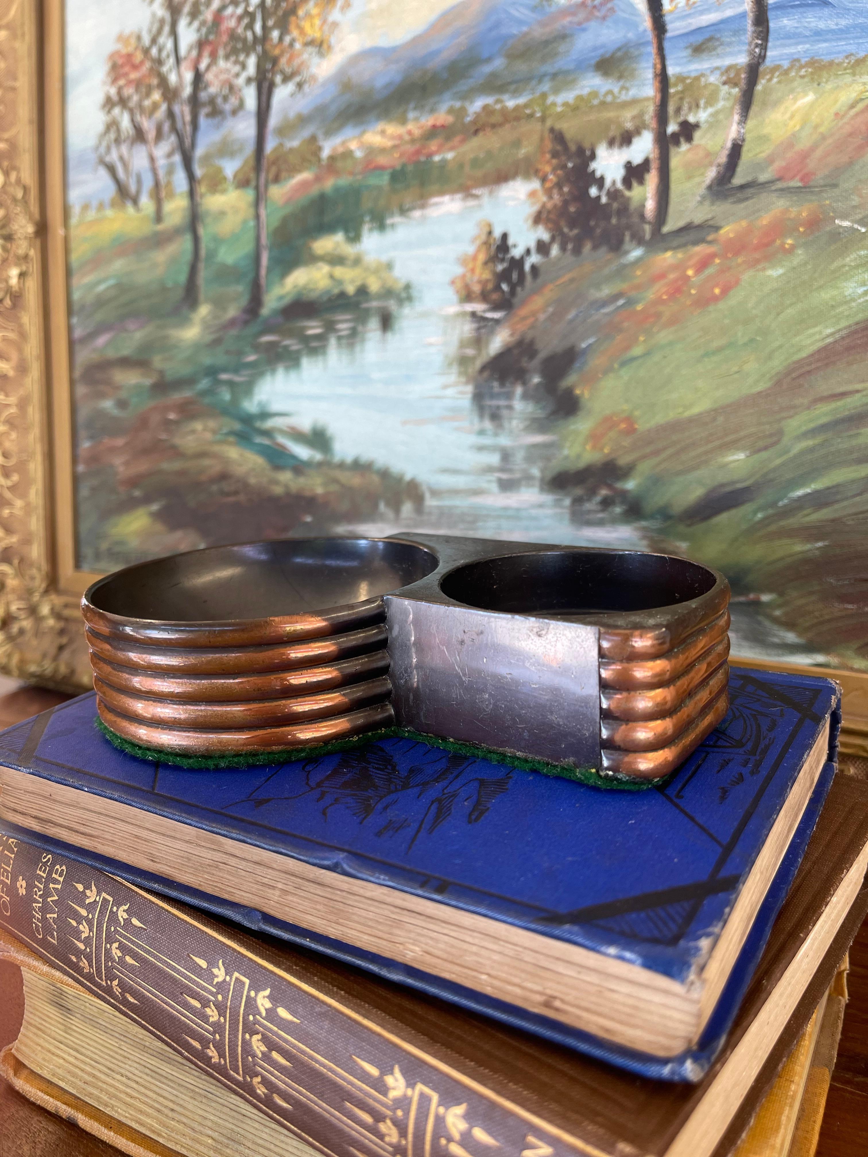1930s Style Art Deco Machine Age Copper Toned and Bakelite Double Ashtray. For Sale 1