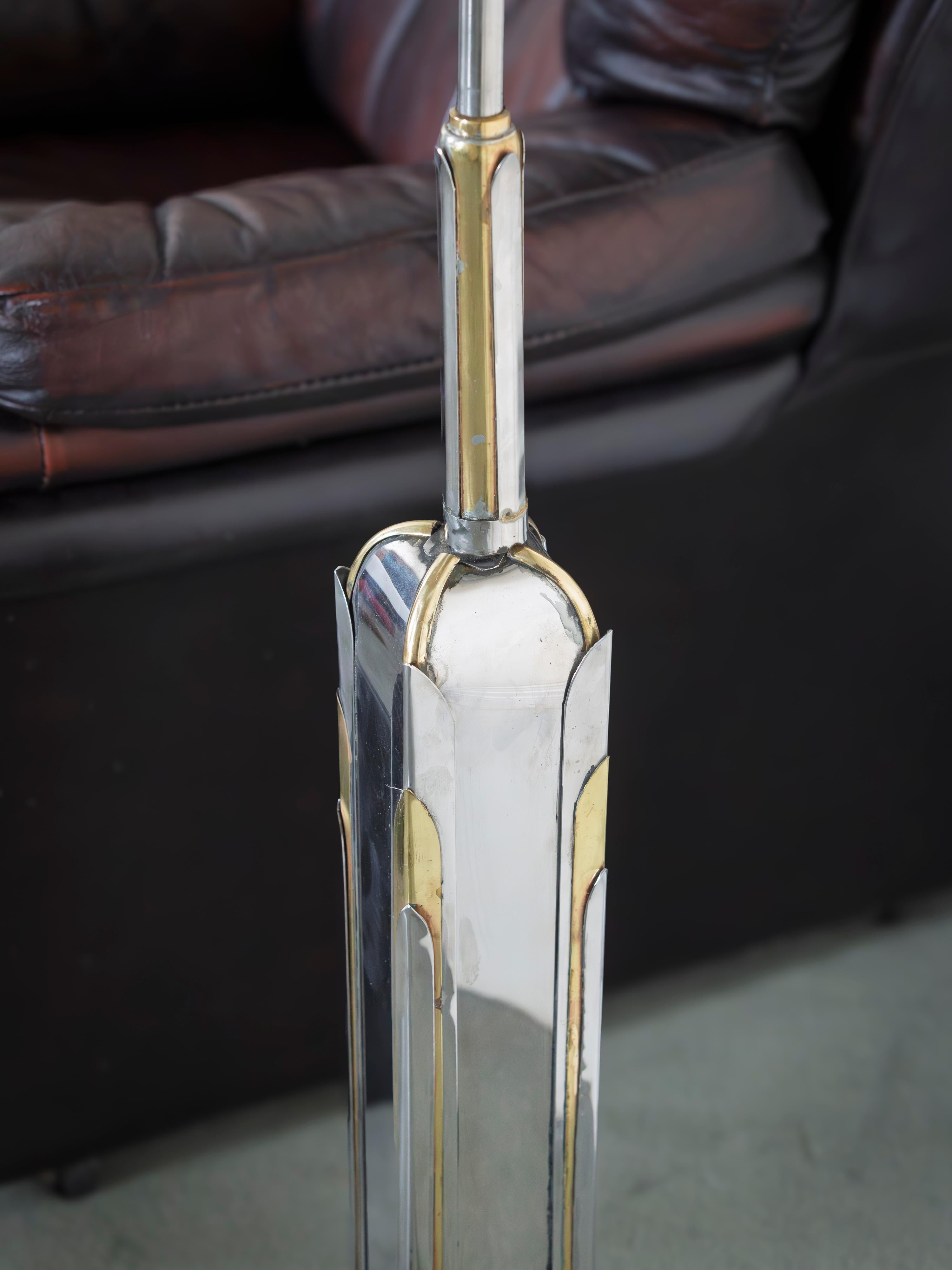Ägyptische Film- Standardlampe im Stil der 1930er Jahre von Sam Rush (Europäisch) im Angebot