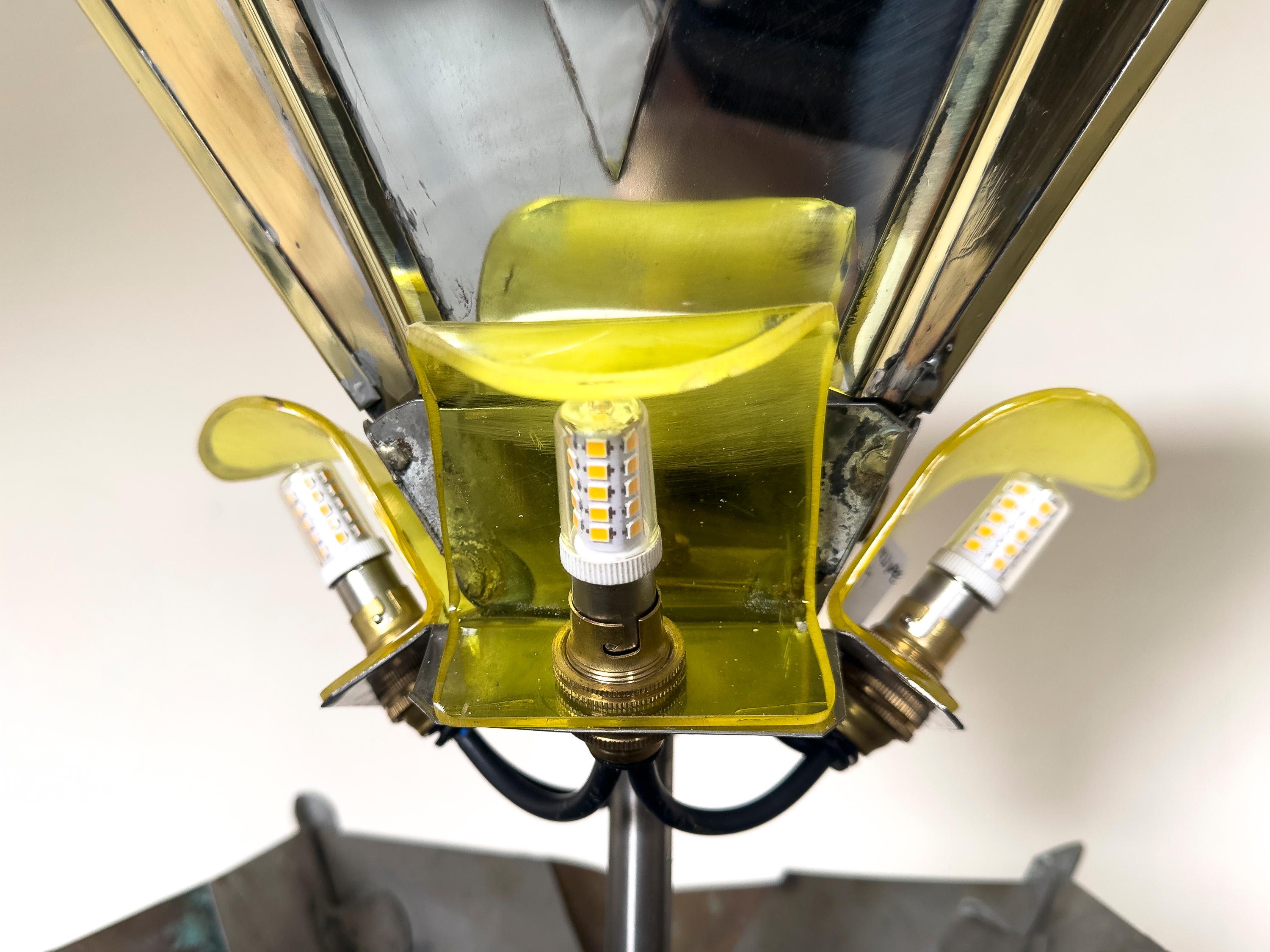 Ägyptische Film- Standardlampe im Stil der 1930er Jahre von Sam Rush im Angebot 1