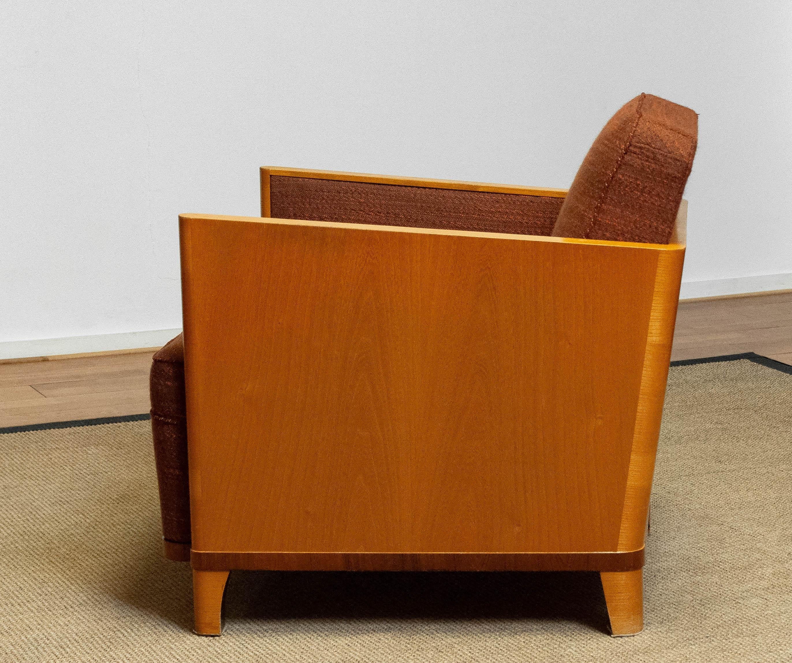 Art déco Chaise suédoise Art Déco des années 1930 avec base en orme et laine Brown foncé par Erik Chambert en vente