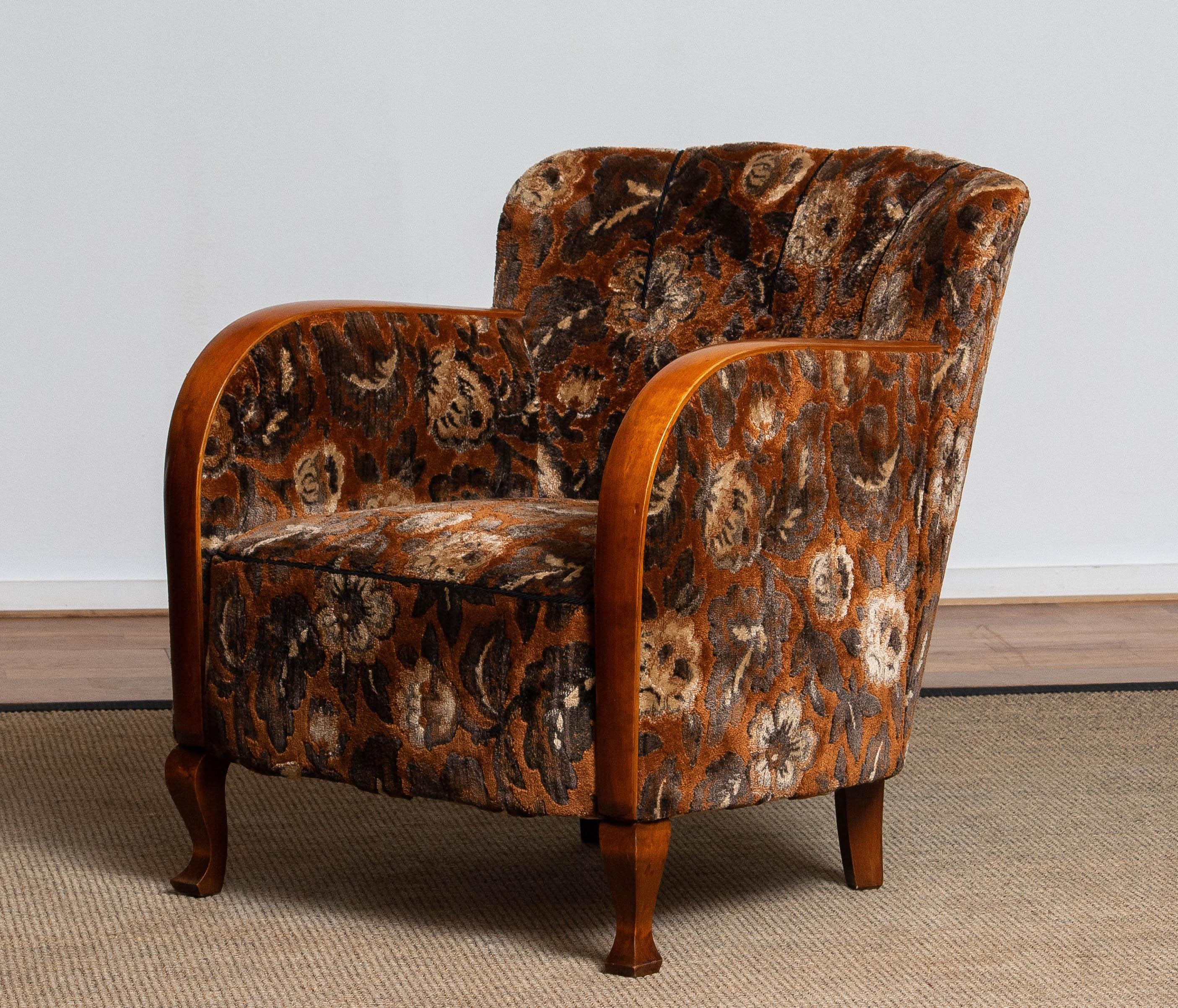 1930's Swedish Art Deco Club / Lounge Chair with Floral Rust Jacquard Velvet In Good Condition In Silvolde, Gelderland