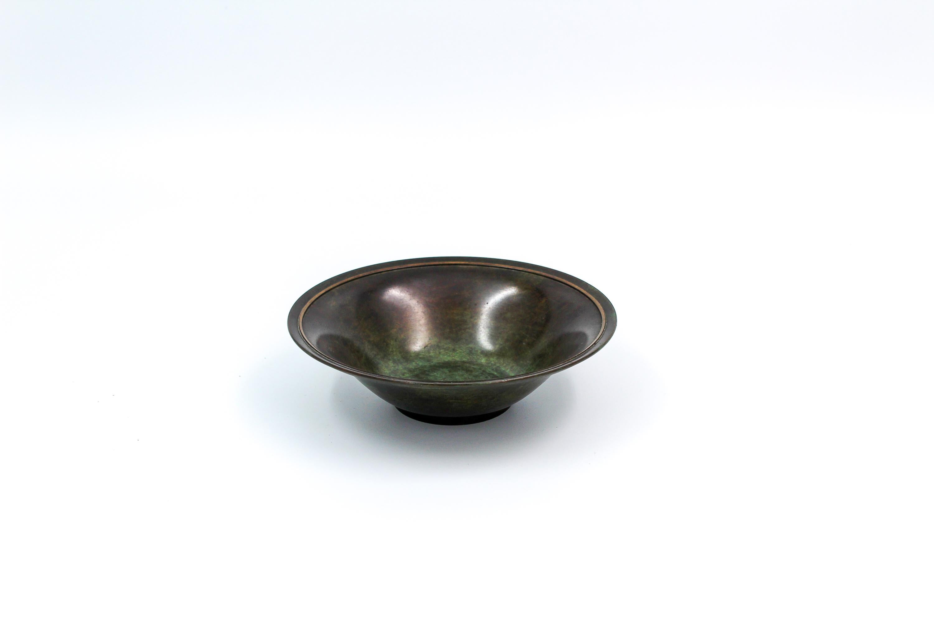 A 1930s bronze Art Deco bowl by Swedish manufacturer GAB. Very good vintage condition with patina.