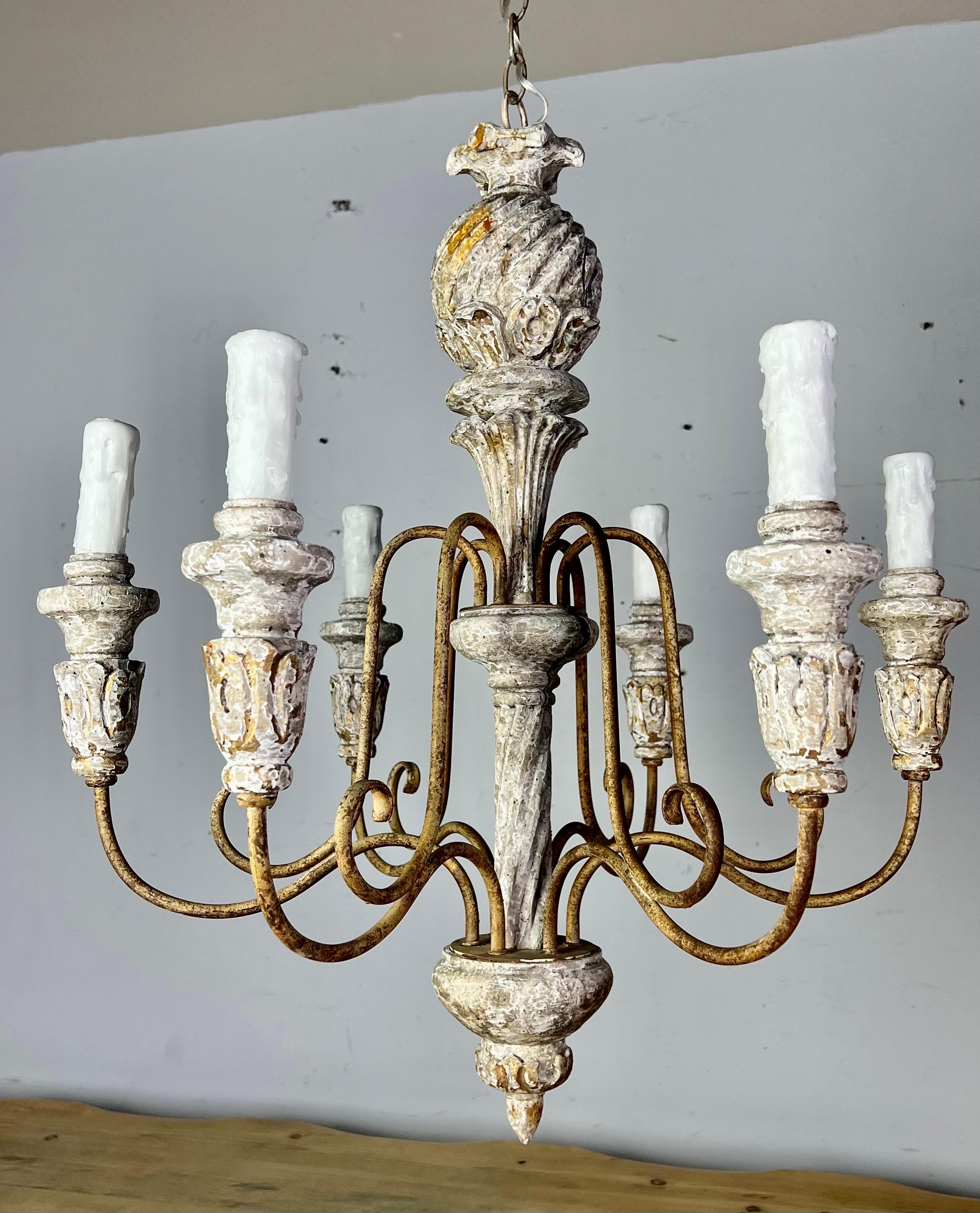1930s Swedish Carved Wood Painted Chandelier For Sale 2