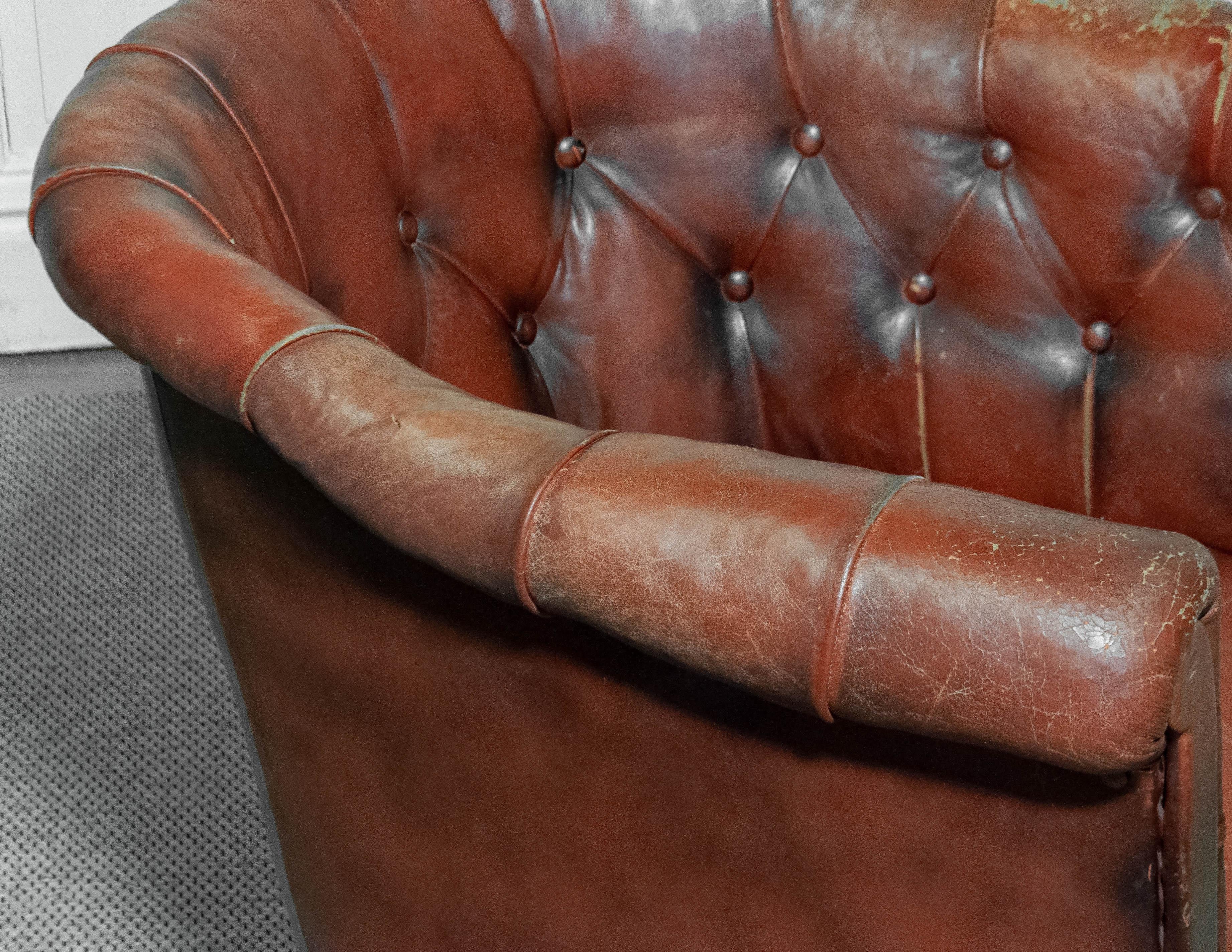 1930s Swedish Chesterfield Club Chair – Tufted Leather & Cabriole Legs For Sale 5