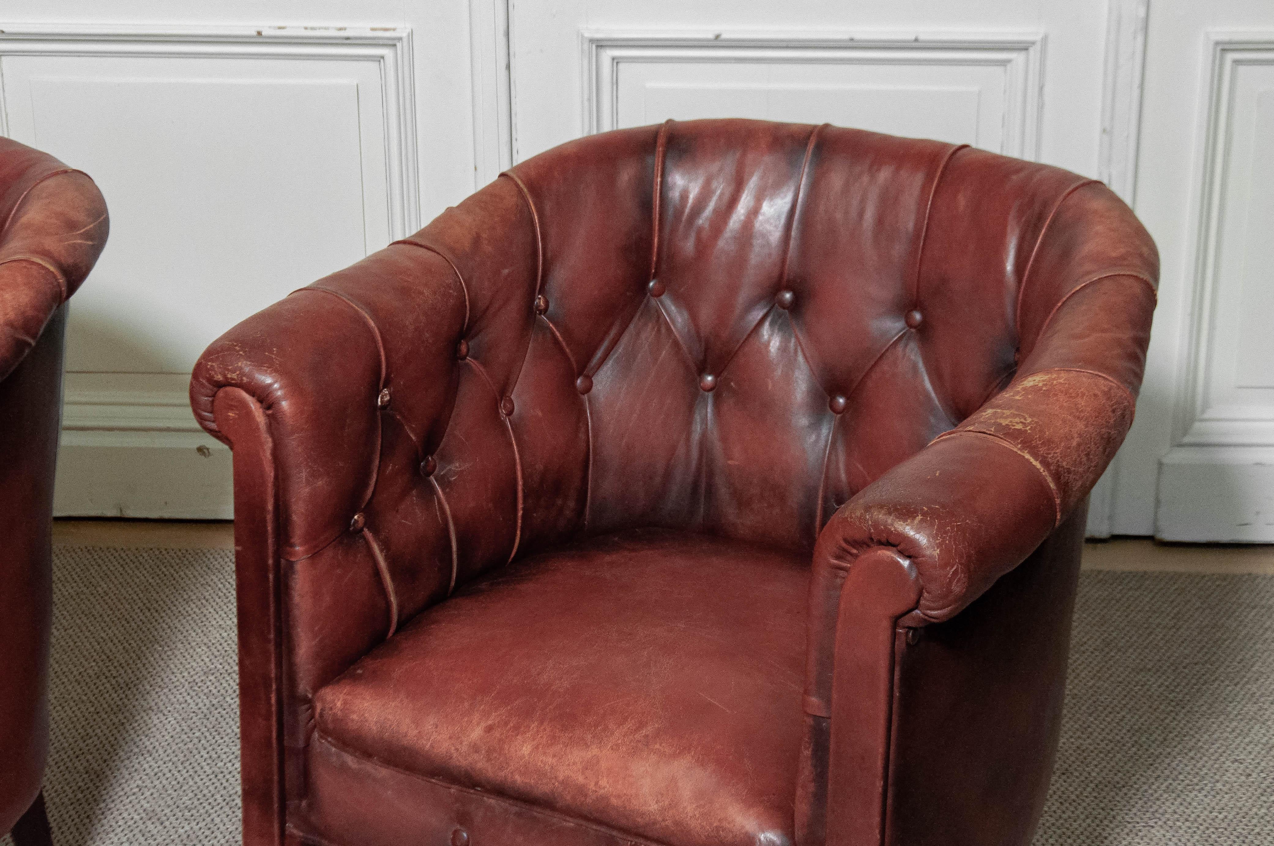 1930s Swedish Chesterfield Club Chairs – Tufted Leather & Cabriole Legs For Sale 9