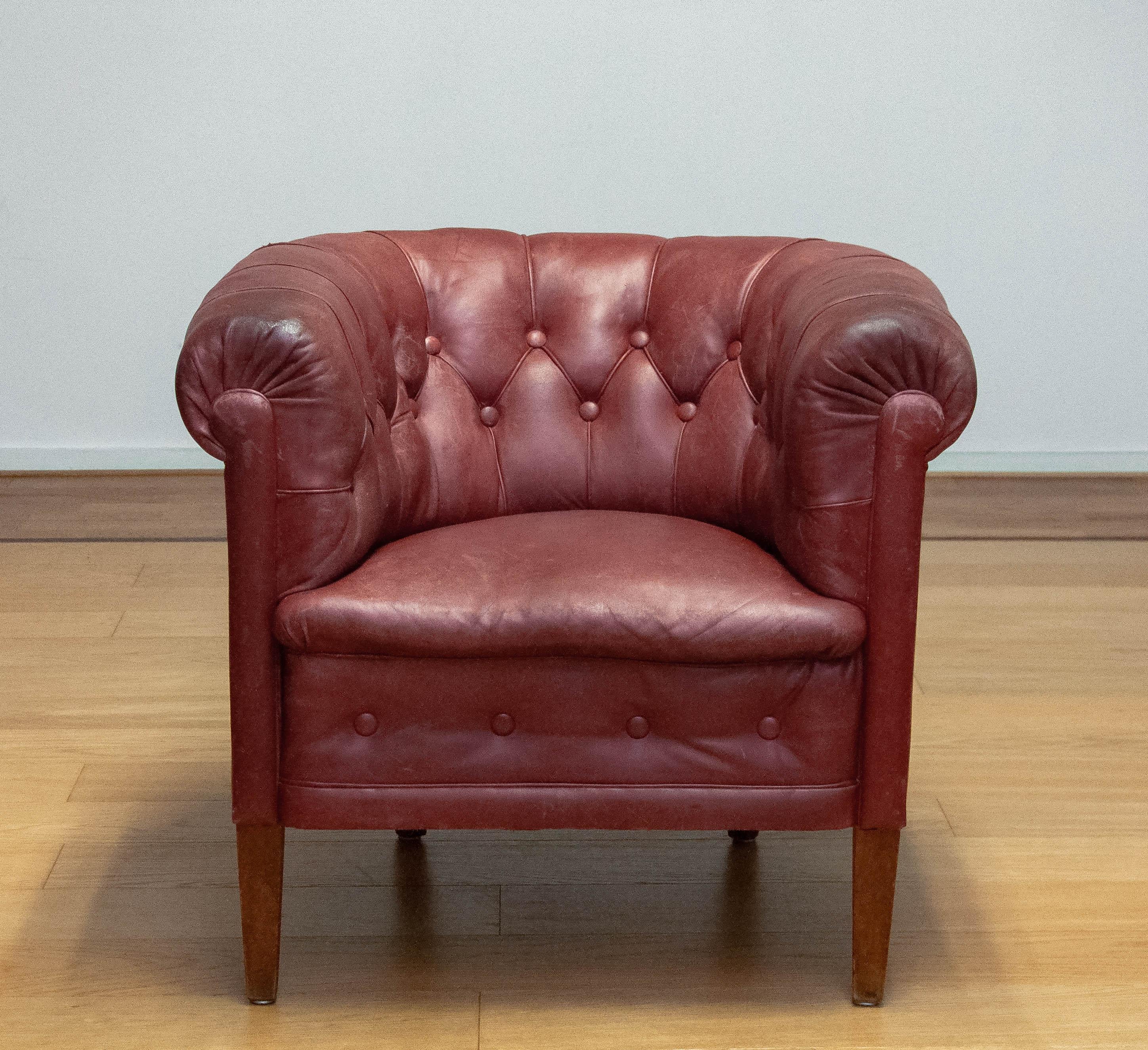 1930s Swedish Crimson Red Chesterfield Club Chair in Patinated Leather For Sale 3