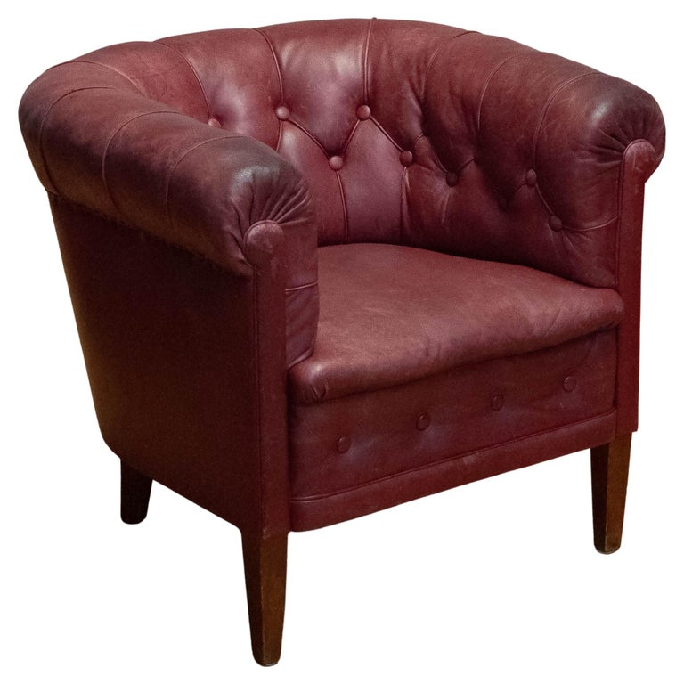 1940s Swedish Tufted Club Chair 'Chesterfield Model' In Tan Brown Worn  Leather For Sale at 1stDibs