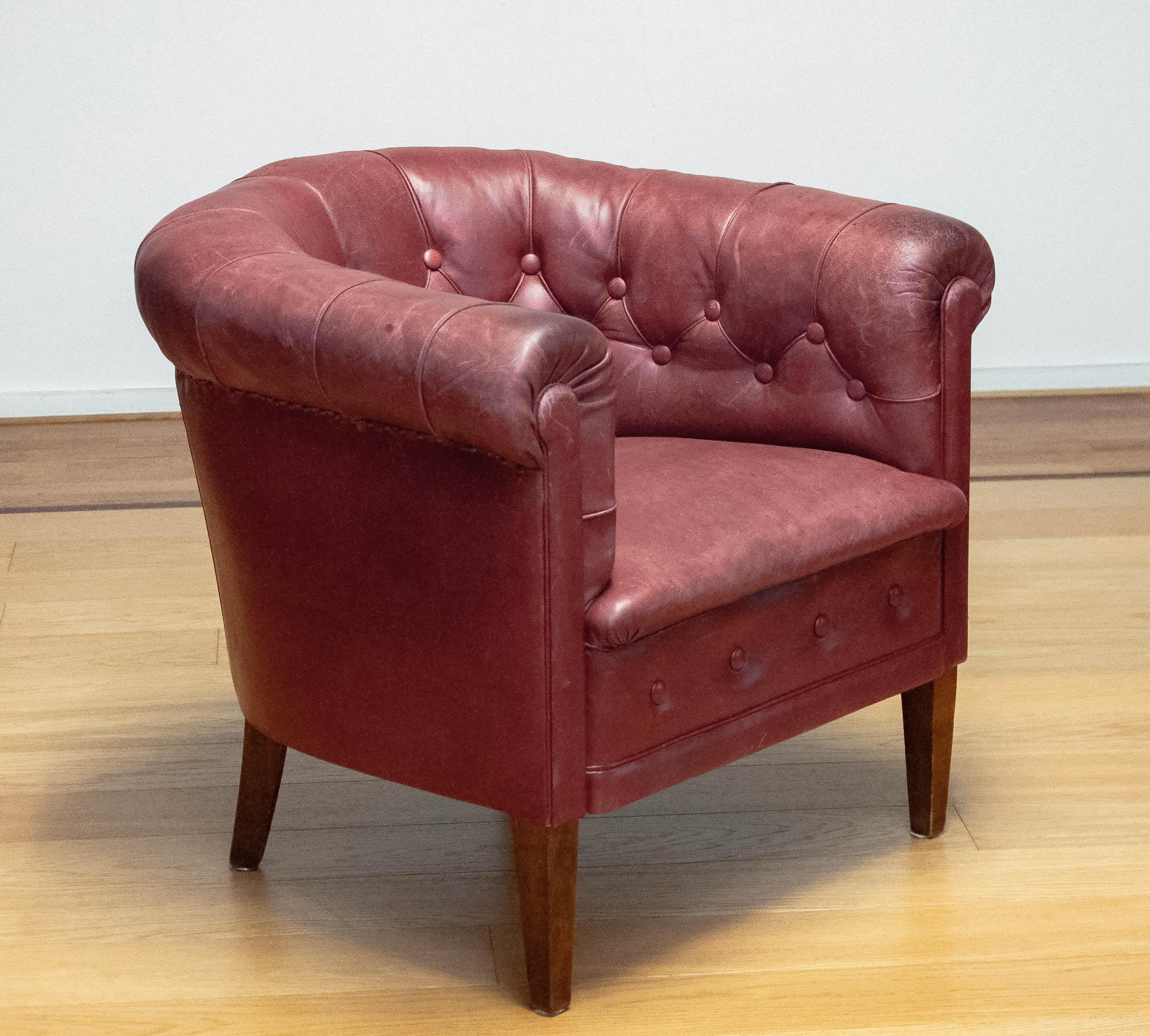 1930s Swedish Crimson Red Chesterfield Club / Lounge Chair in Patinated Leather For Sale 3