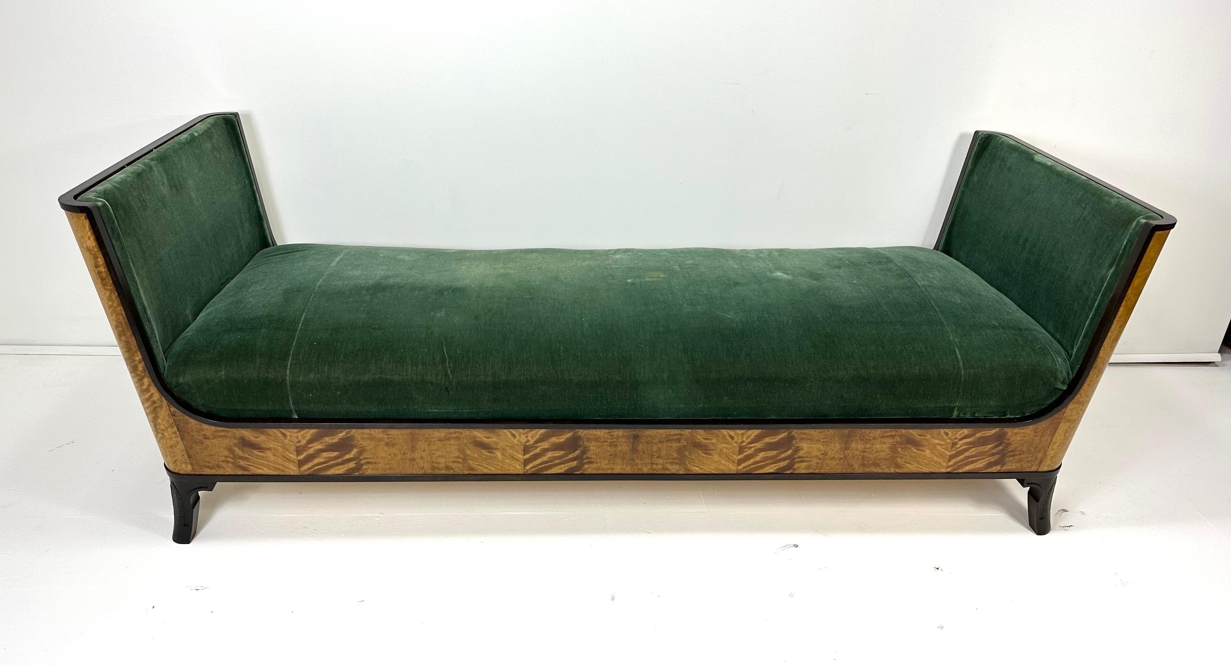 1930's Swedish Daybed In Good Condition For Sale In Turners Falls, MA