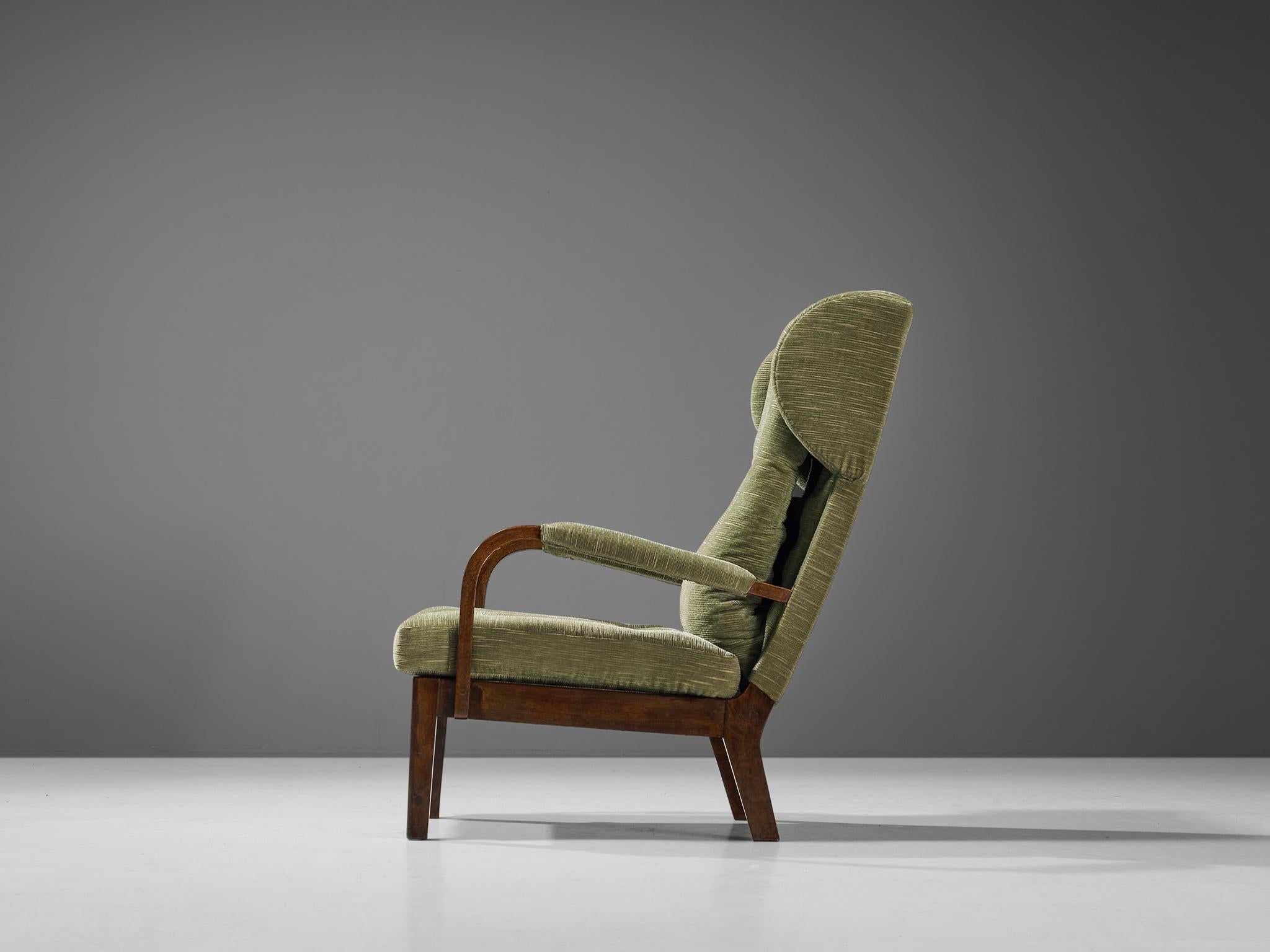Schwedischer Easy Chair aus den 1930er Jahren mit olivgrüner Polsterung im Zustand „Gut“ im Angebot in Waalwijk, NL