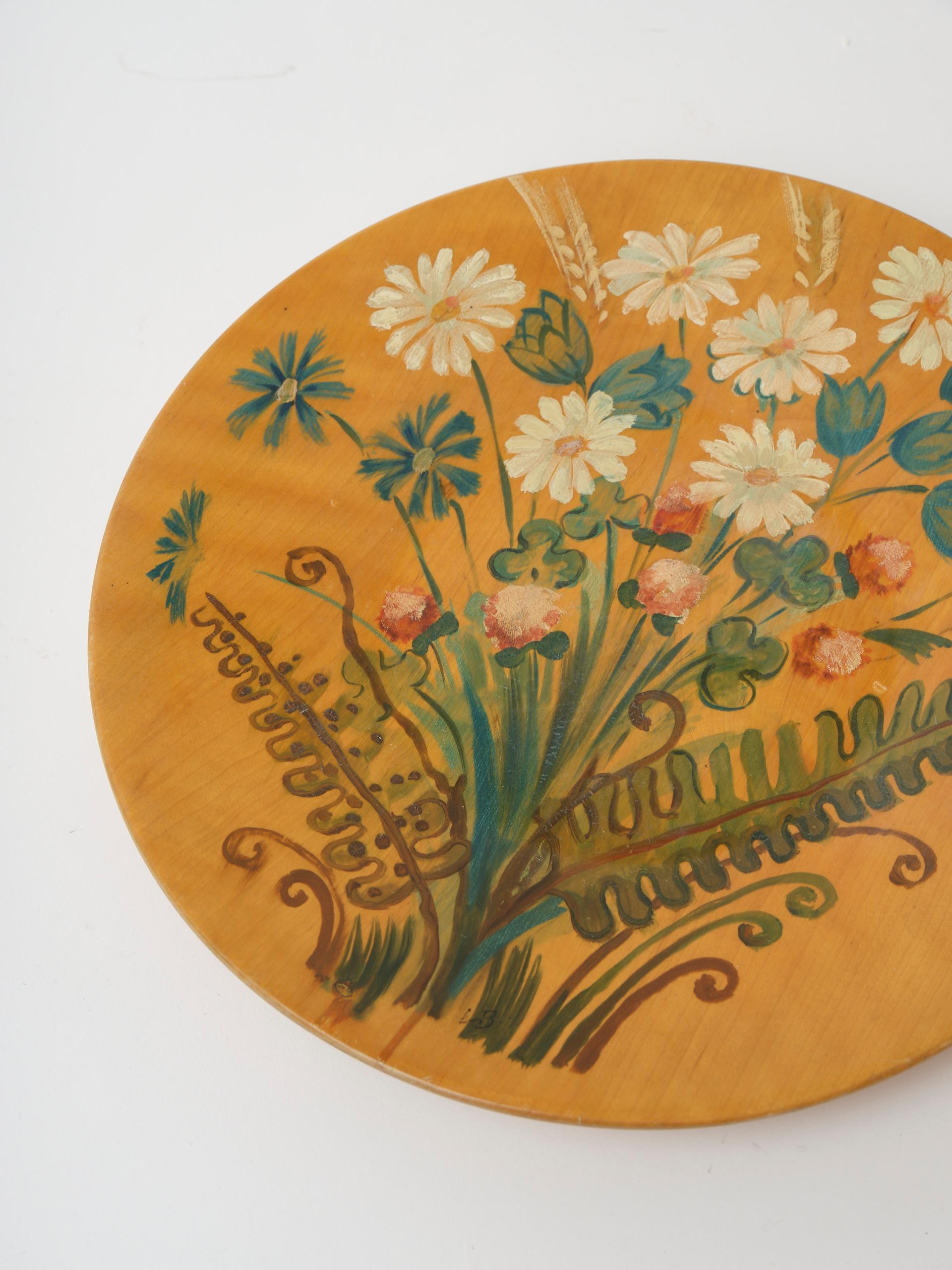 1930s Swedish handpainted wooden wallhanging piece decorated w. botanical motifs For Sale 1