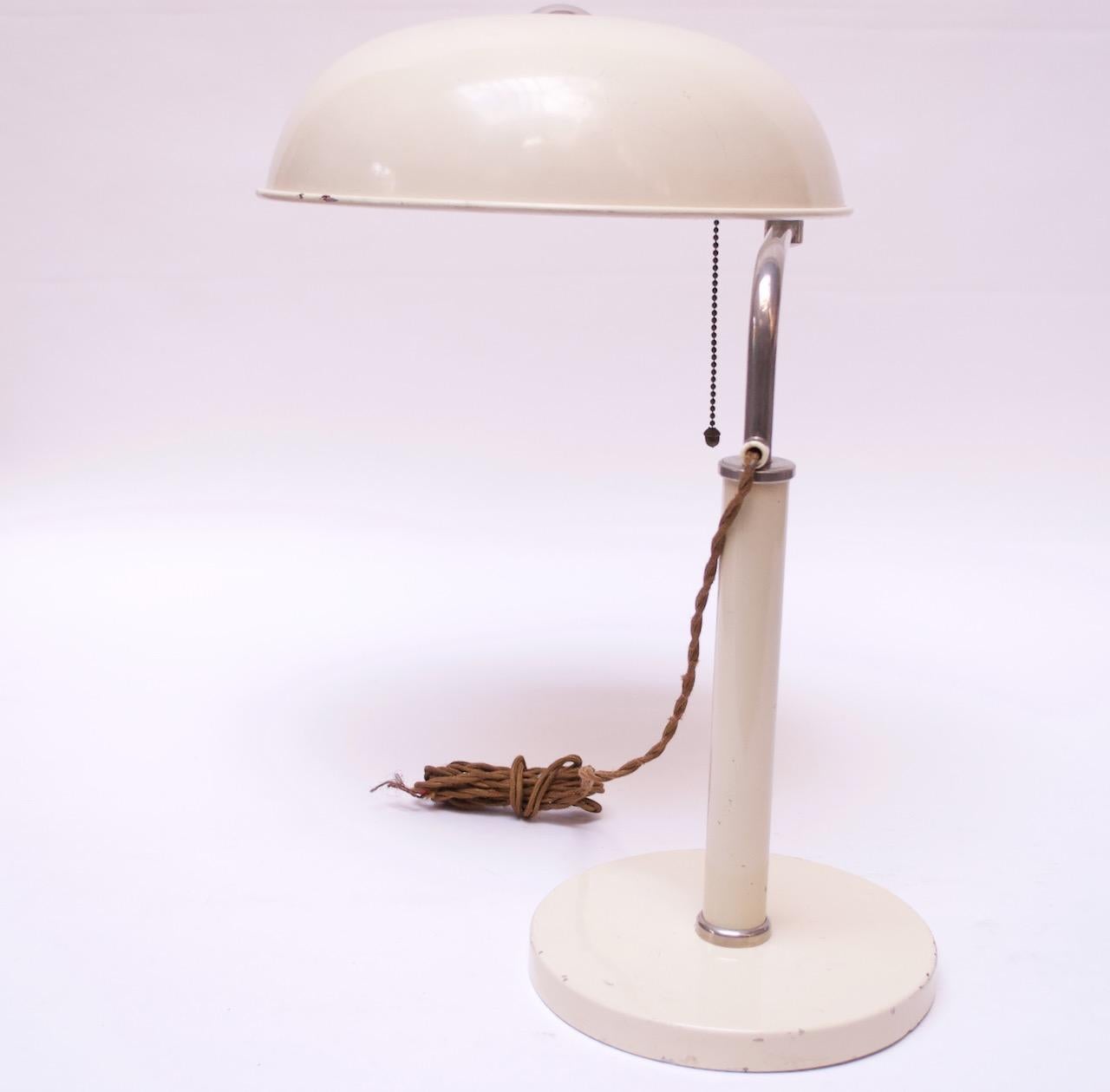 Enameled 1930s Swiss 'Quick 1500' Adjustable Table Light by Alfred Müller For Sale