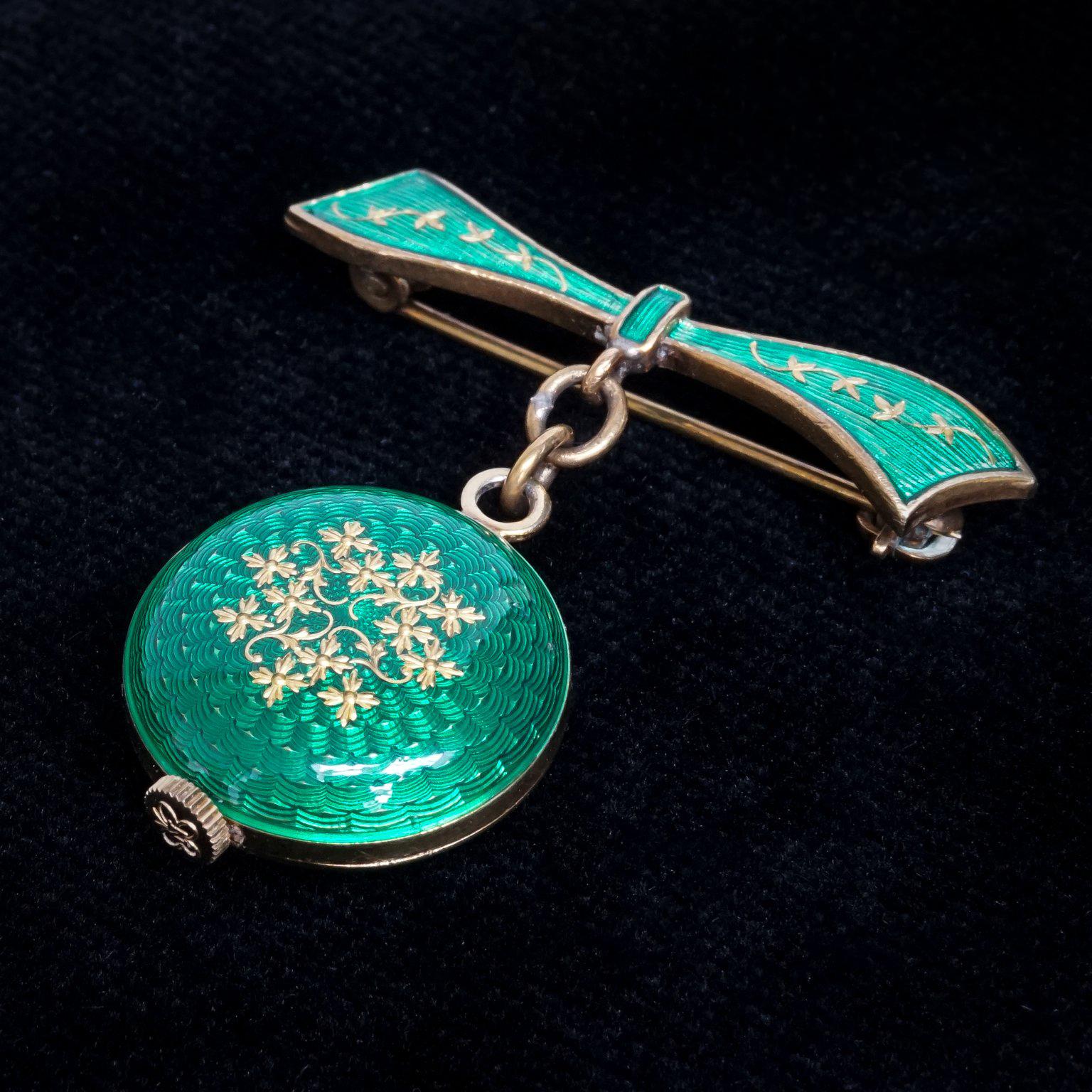 1930s Swiss Watch Brooch by Nadine with Green Guilloche Enamel on Gilt Silver In Good Condition In Haarlem, NL