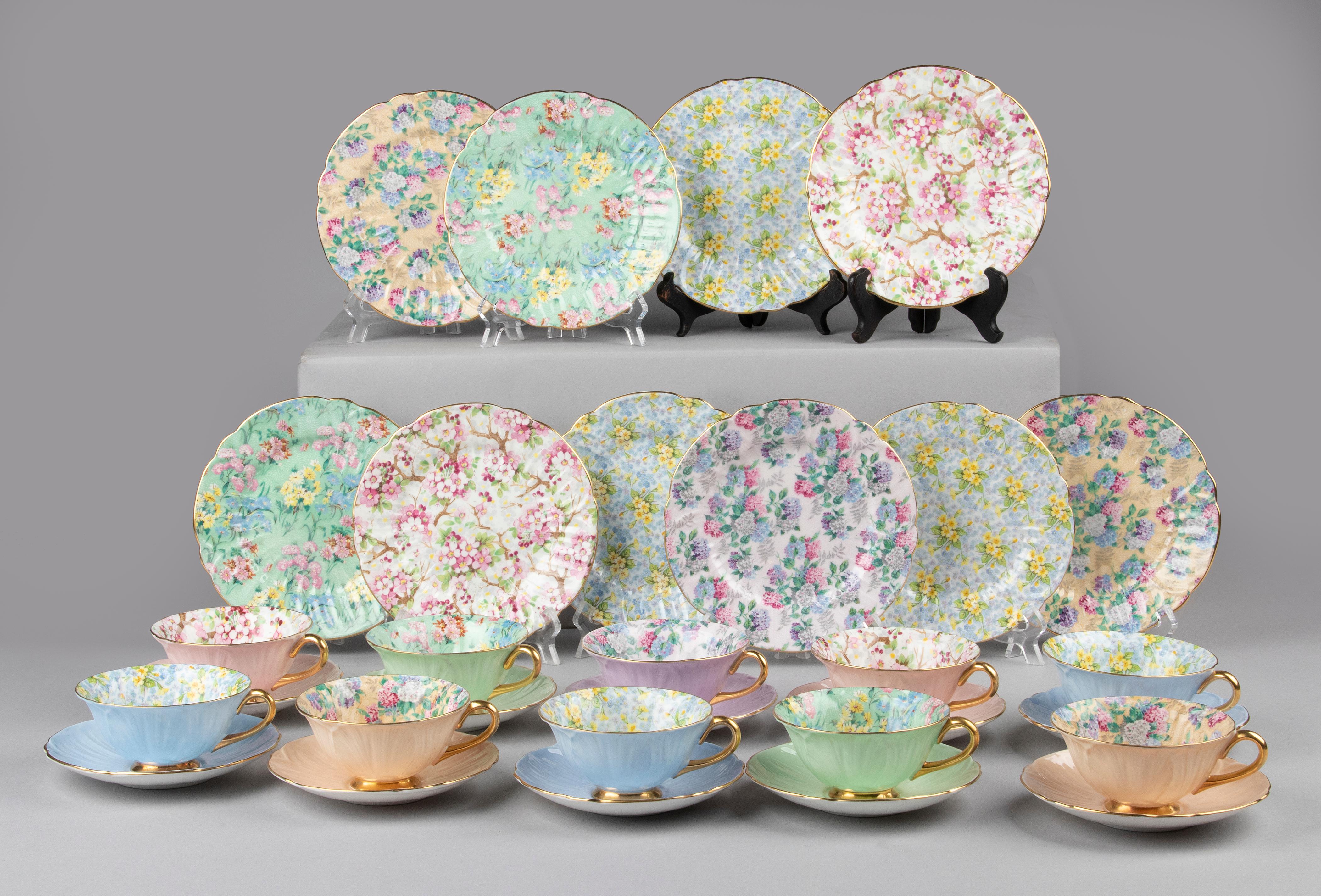 English 1930's Teaset for 10 Persons Made by Shelly with Chintz Pattern