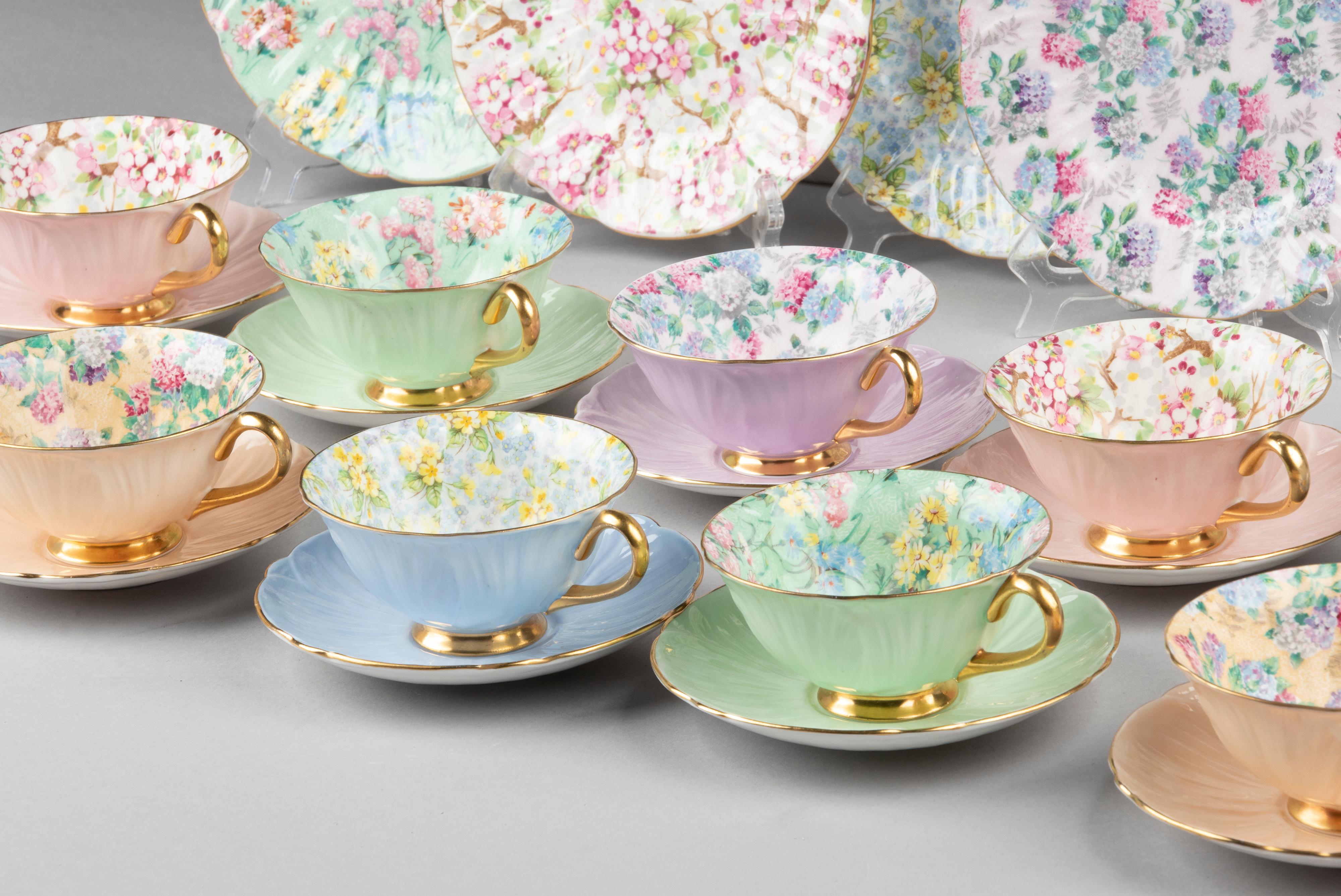 Hand-Crafted 1930's Teaset for 10 Persons Made by Shelly with Chintz Pattern