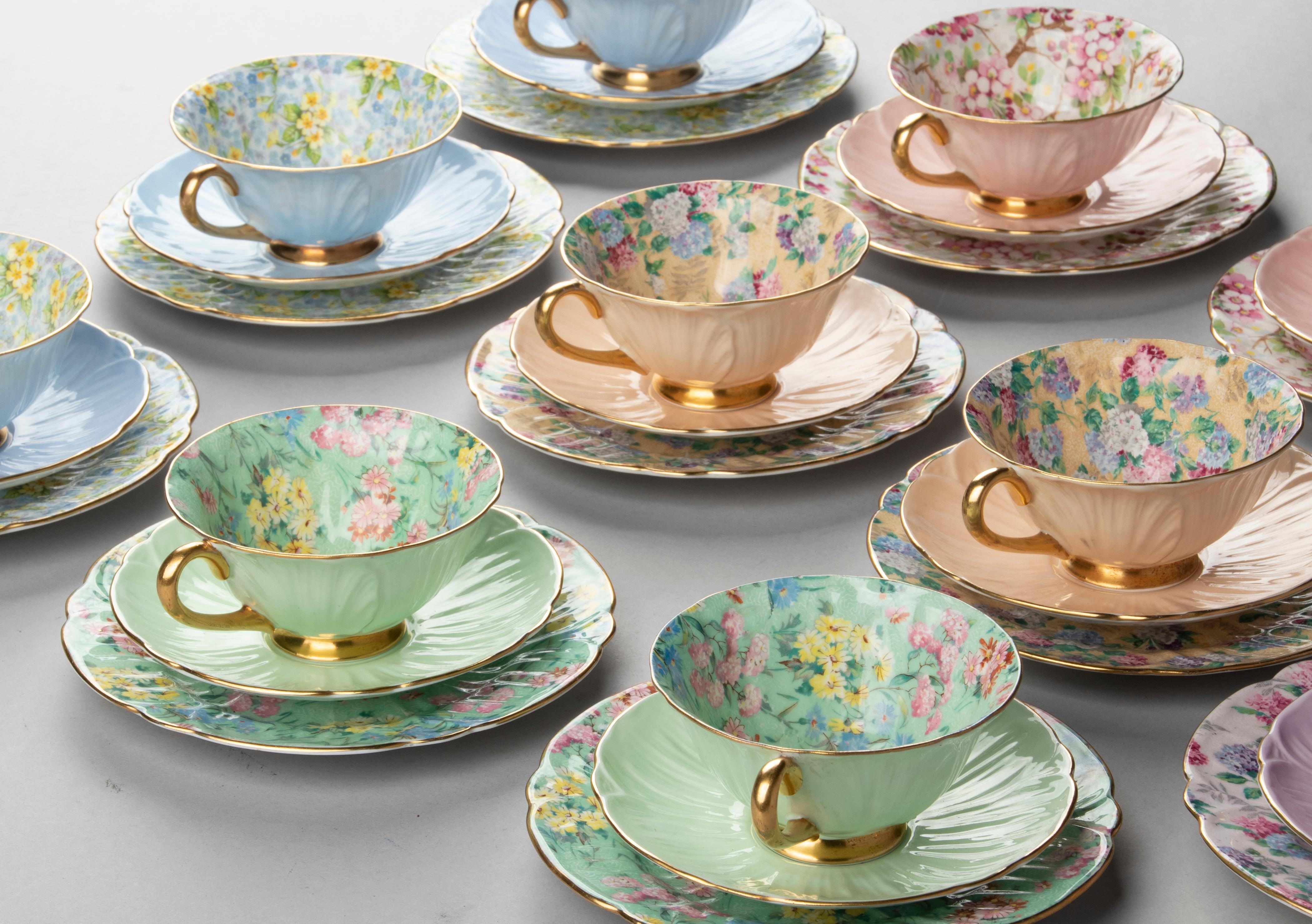 Mid-20th Century 1930's Teaset for 10 Persons Made by Shelly with Chintz Pattern
