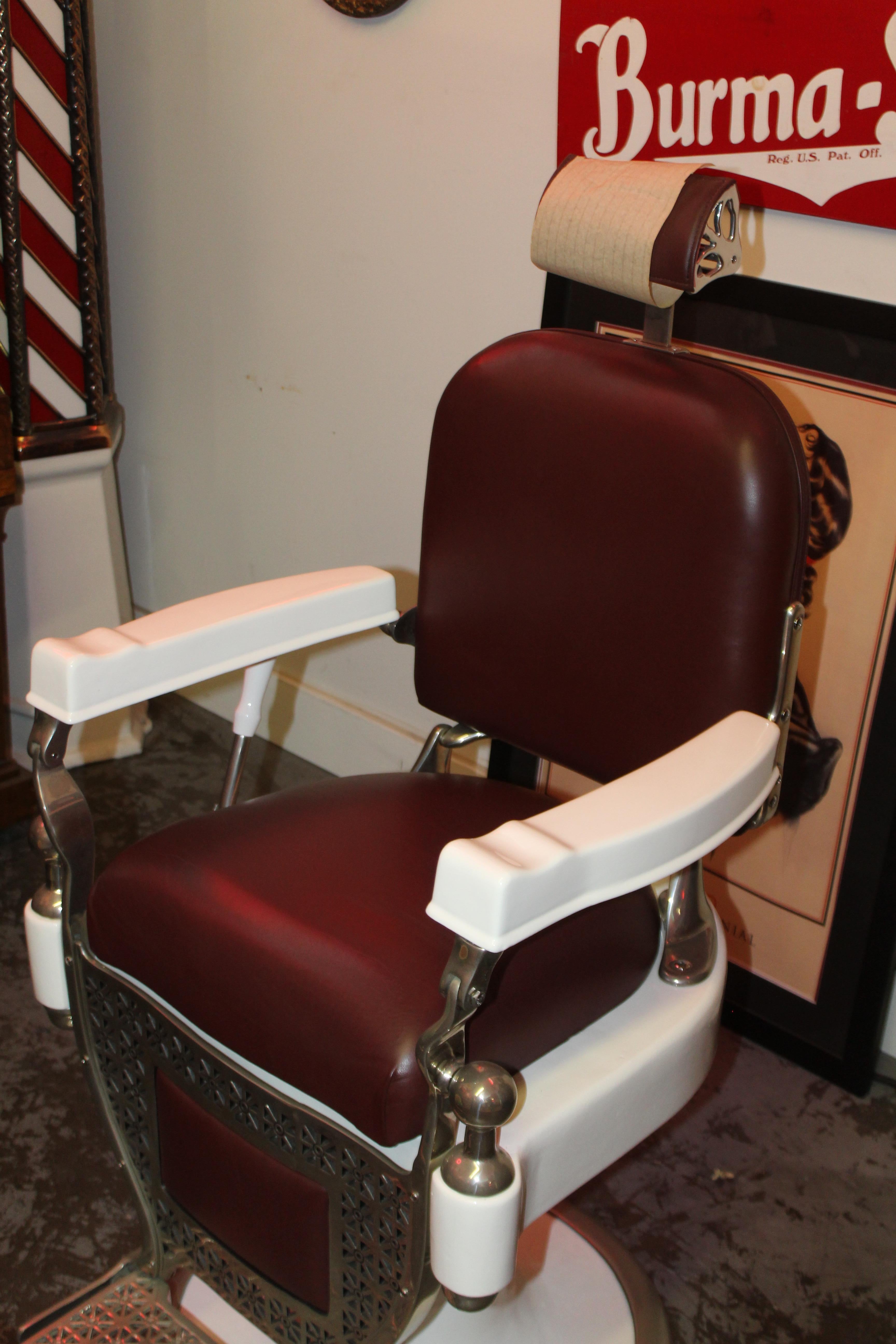 1930s Theo A. Kochs Antique Barber Chair For Sale 2