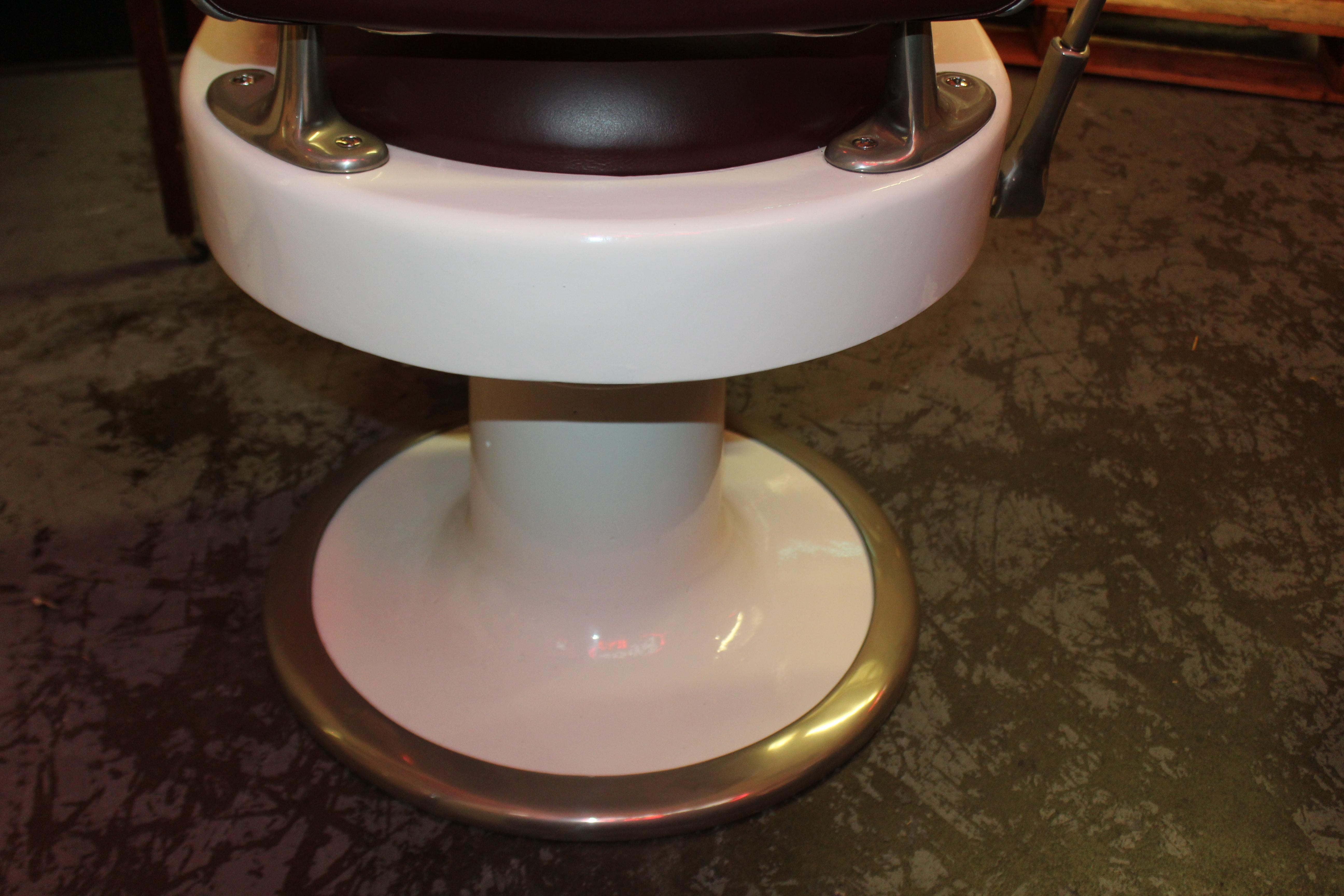 Mid-20th Century 1930s Theo A. Kochs Antique Barber Chair For Sale