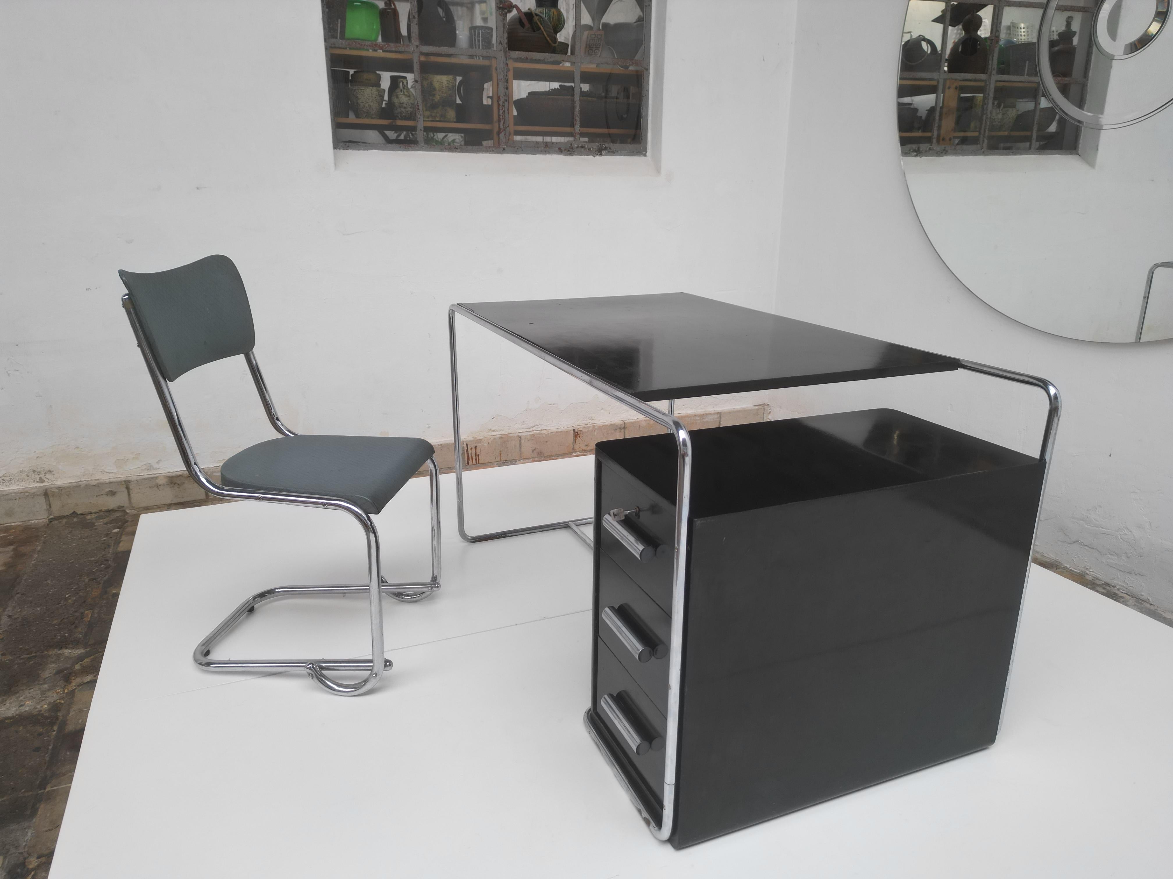 1930's Thonet Desk B 282By Bruno Weill with Unique Dutch Family Provenance For Sale 3