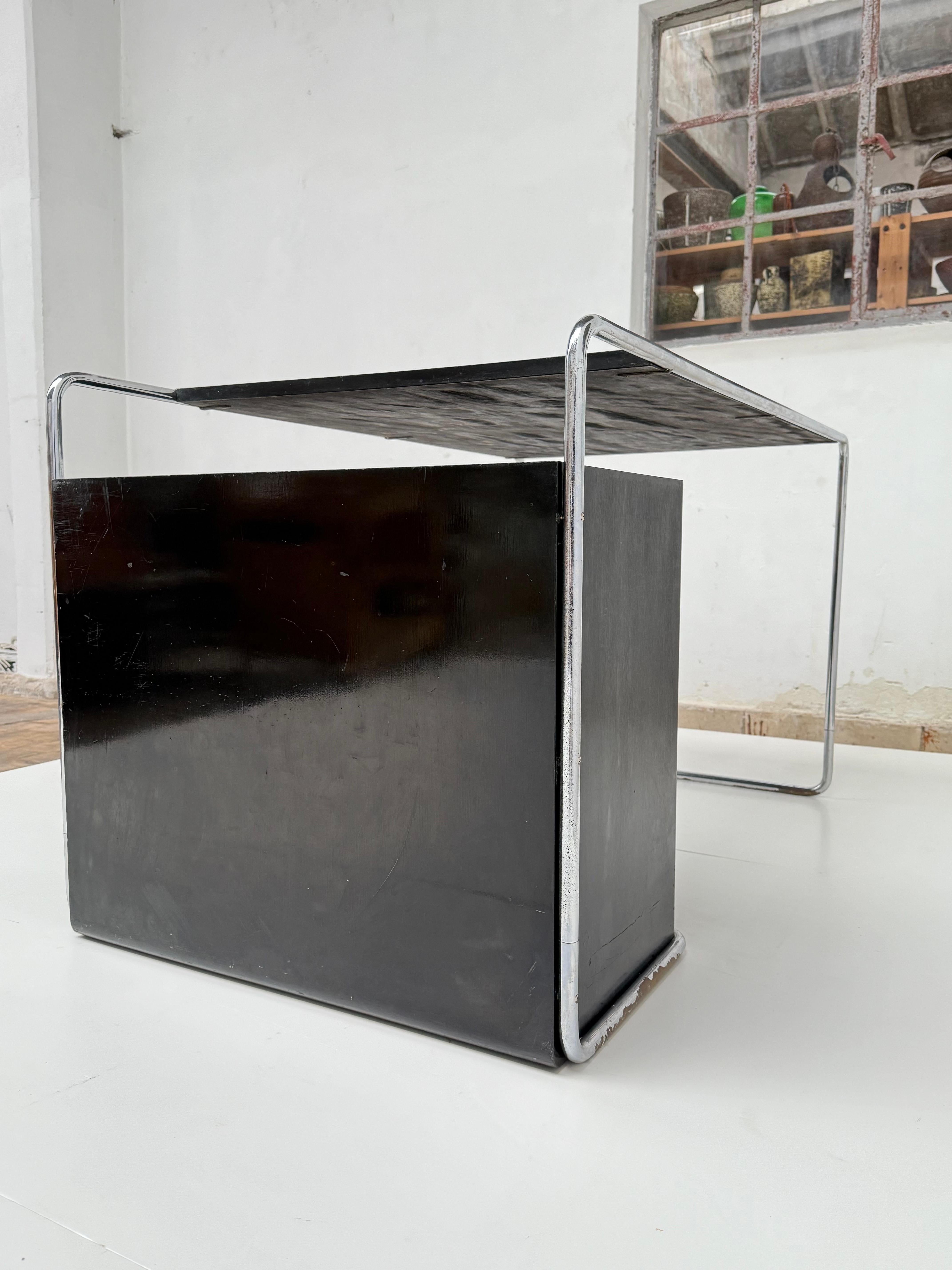1930's Thonet Desk B 282By Bruno Weill with Unique Dutch Family Provenance For Sale 5