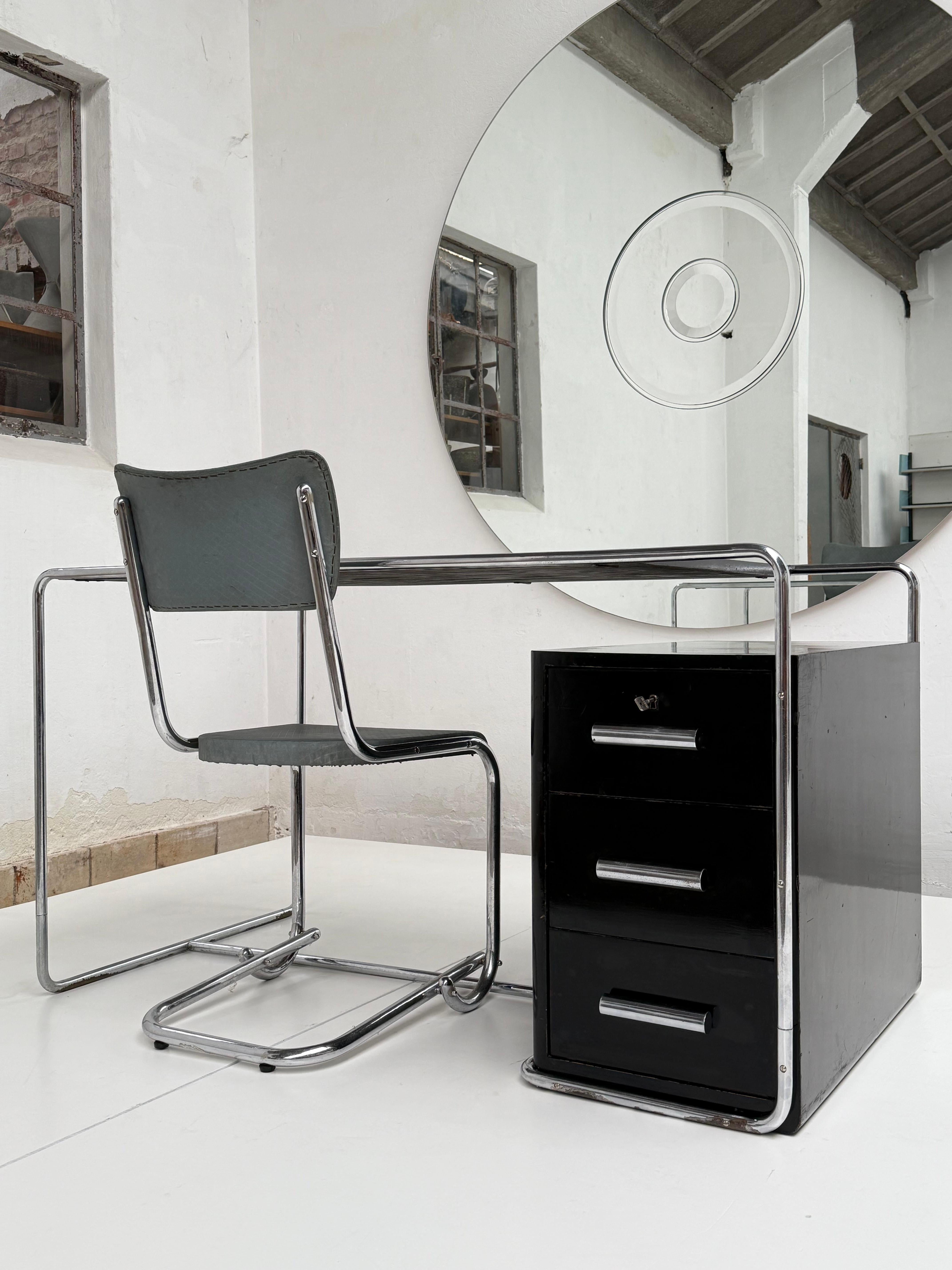 1930's Thonet Desk B 282By Bruno Weill with Unique Dutch Family Provenance For Sale 10