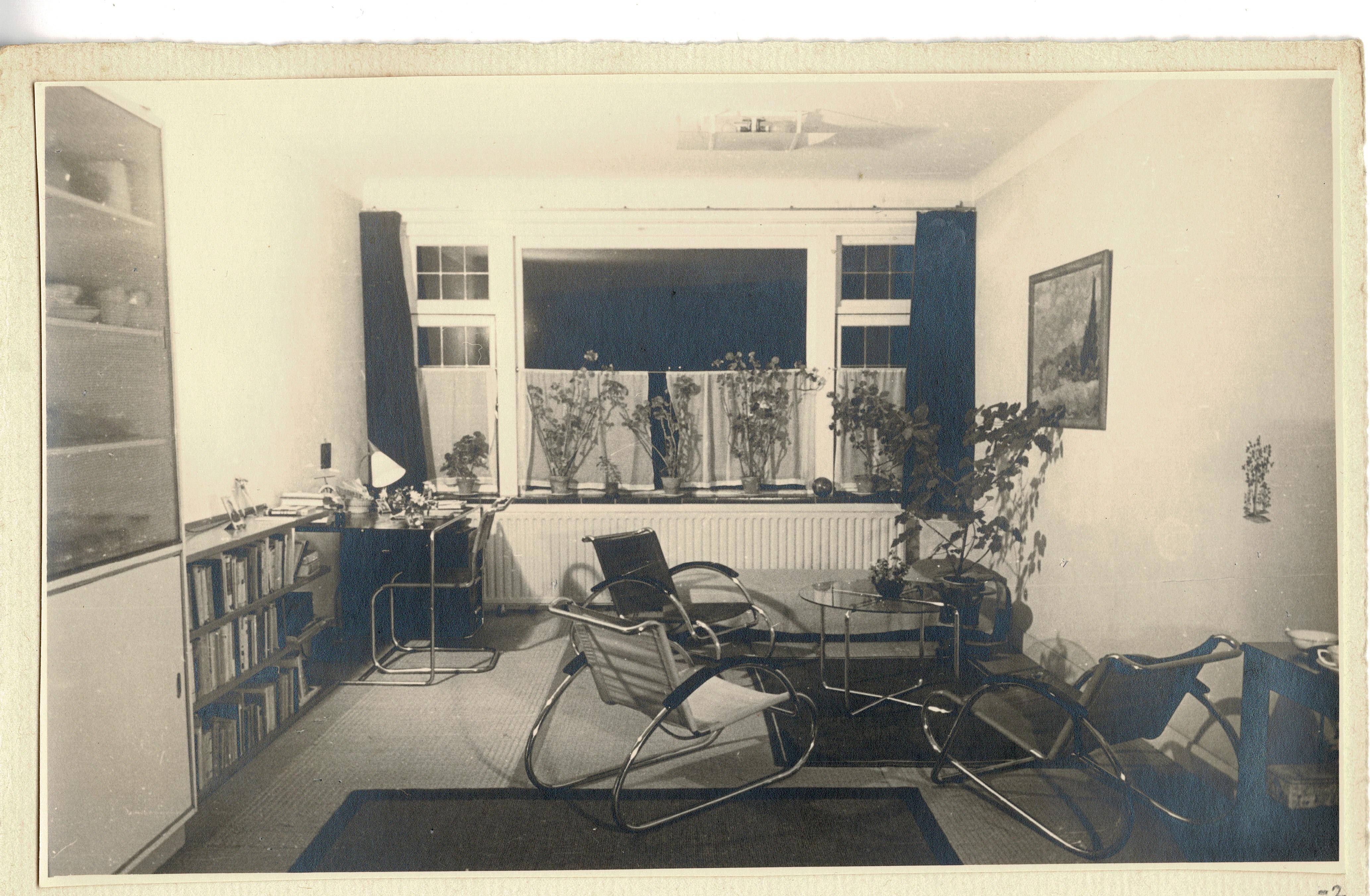 Bauhaus 1930's Thonet Desk B 282By Bruno Weill with Unique Dutch Family Provenance For Sale