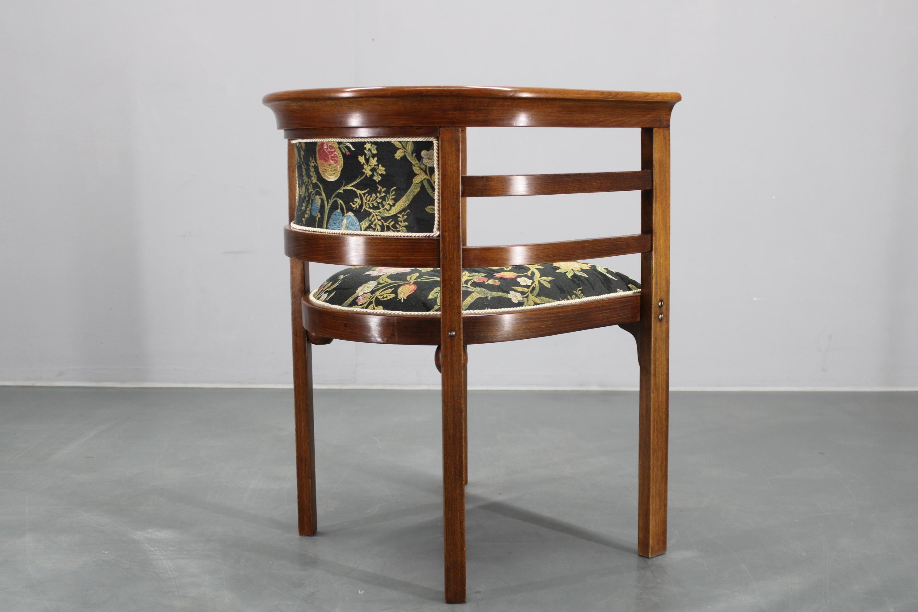 Poltrona Thonet restaurata degli anni '30, Cecoslovacchia in vendita 1