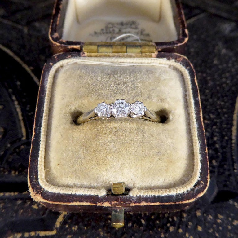 1930's Three Stone Diamond Ring in 18ct Yellow Gold and Platinum 4