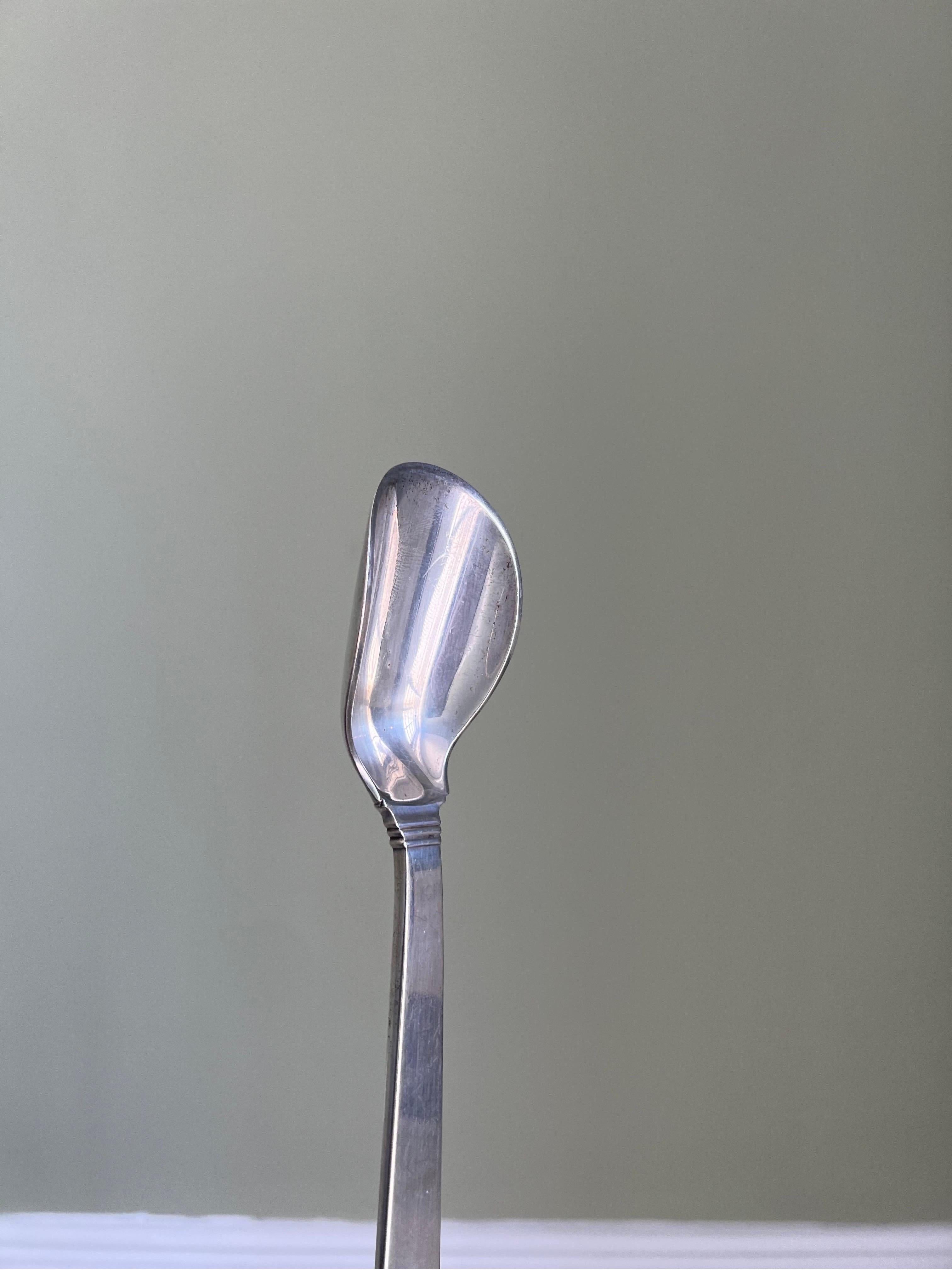 1930s Tiffany & Co Hampton Pattern Bone Marrow Spoon In Good Condition In Brooklyn, NY