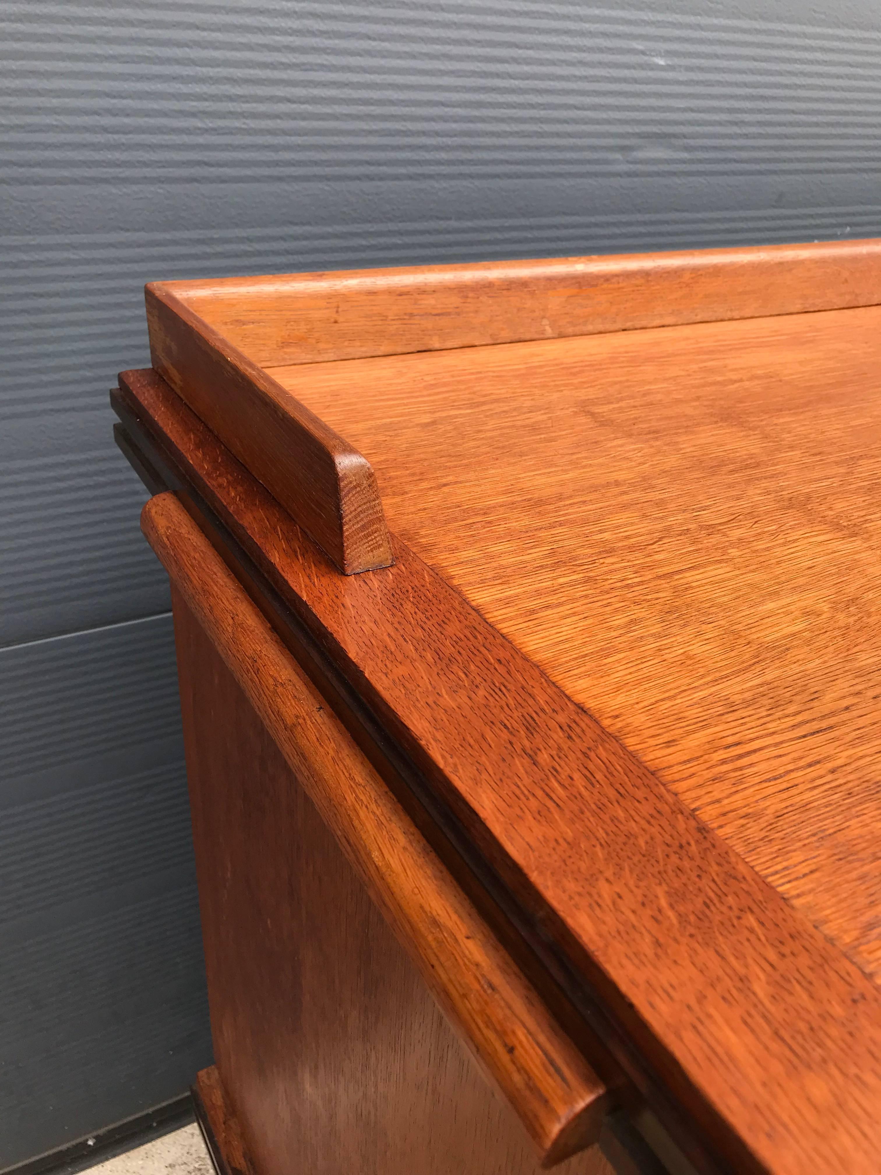 Hand-Crafted 1930s Timeless Design & Practical Art Deco Buffet / Credenza in Oak & Hardwood