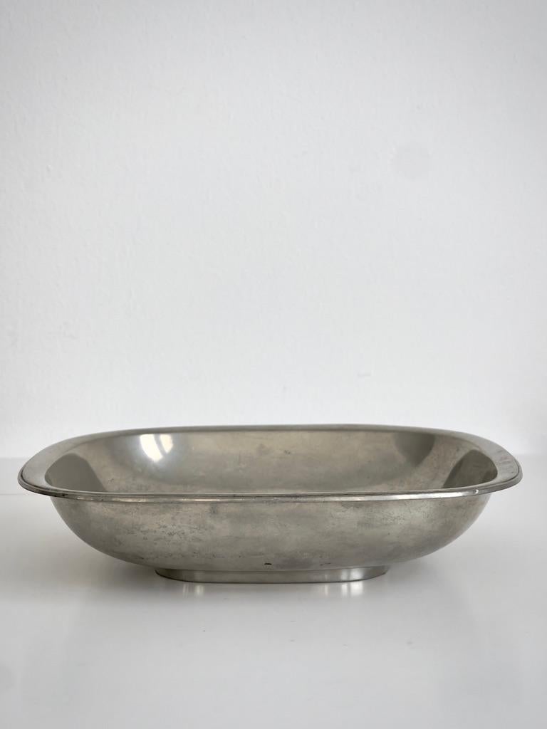 1930er Zinnteller von Metallarbeiter Just Andersen Dänemark (Skandinavische Moderne) im Angebot