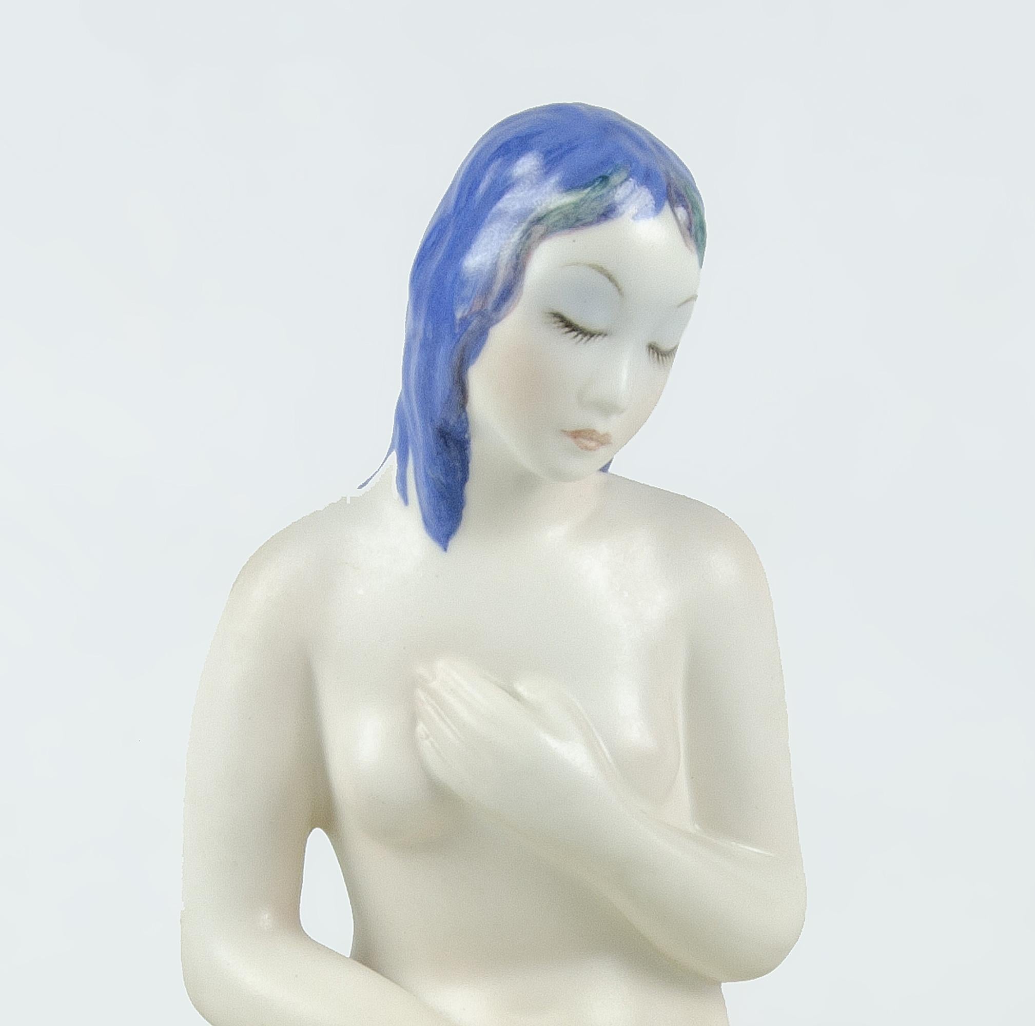 Cast 1930s Torino Glazed Porcelain Sculpture of Seated Venus on Shell by Lenci, Italy For Sale