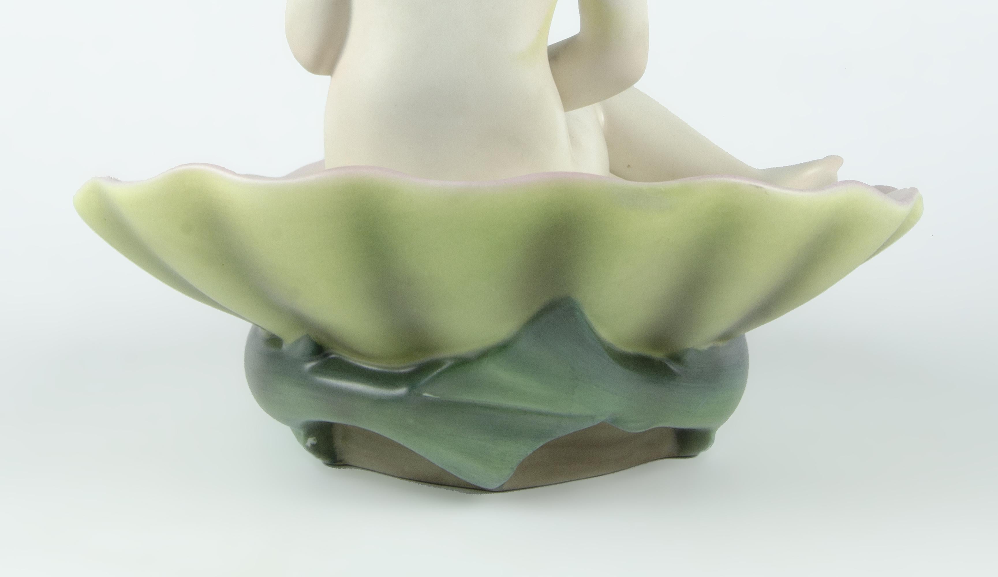 Mid-20th Century 1930s Torino Glazed Porcelain Sculpture of Seated Venus on Shell by Lenci, Italy For Sale