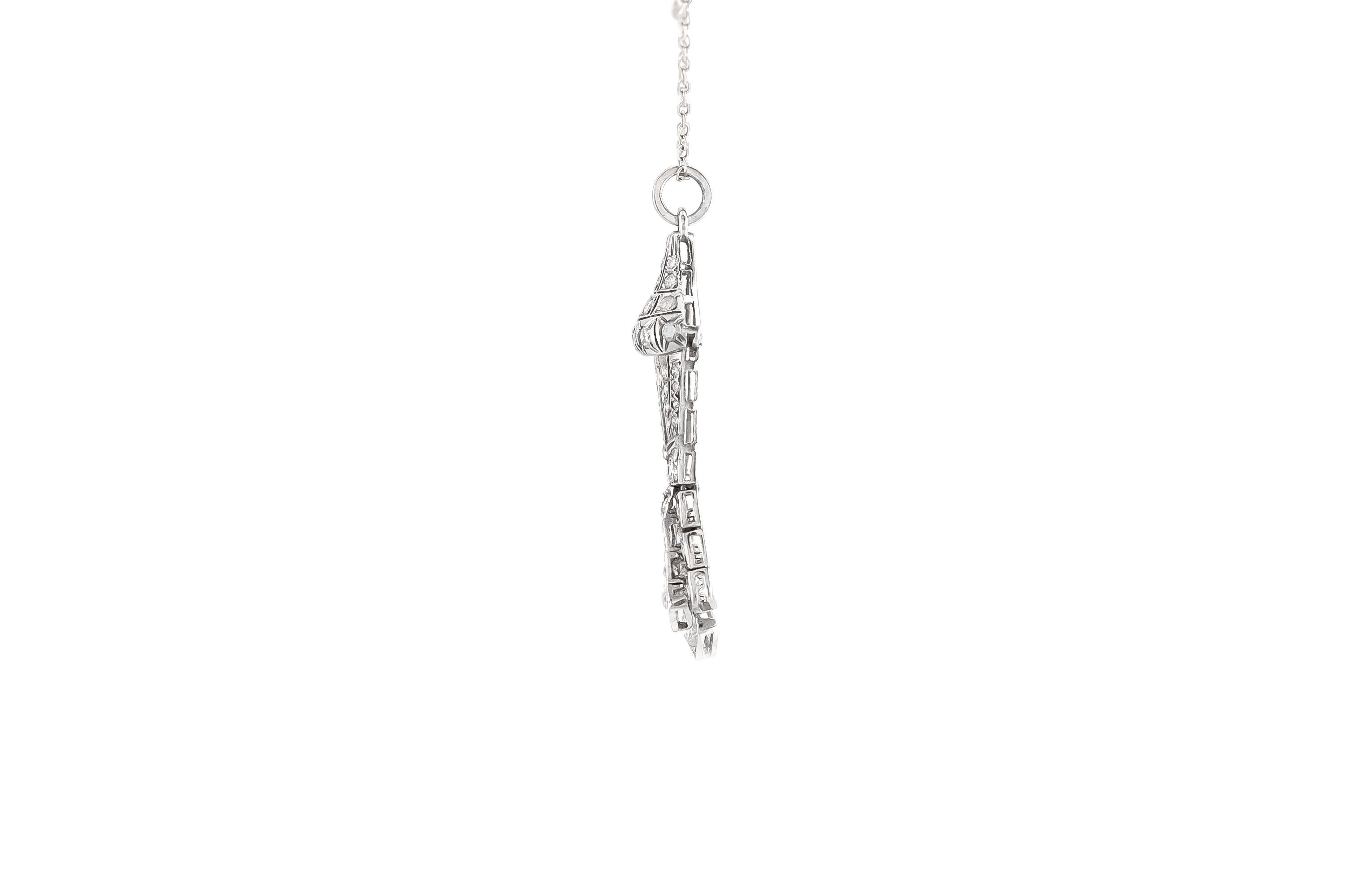 The neckalce is finely crafted in platinum with diamonds on he necklace and on the pendant weighing approximately total of 1.30 carat.
Circa 1930.
