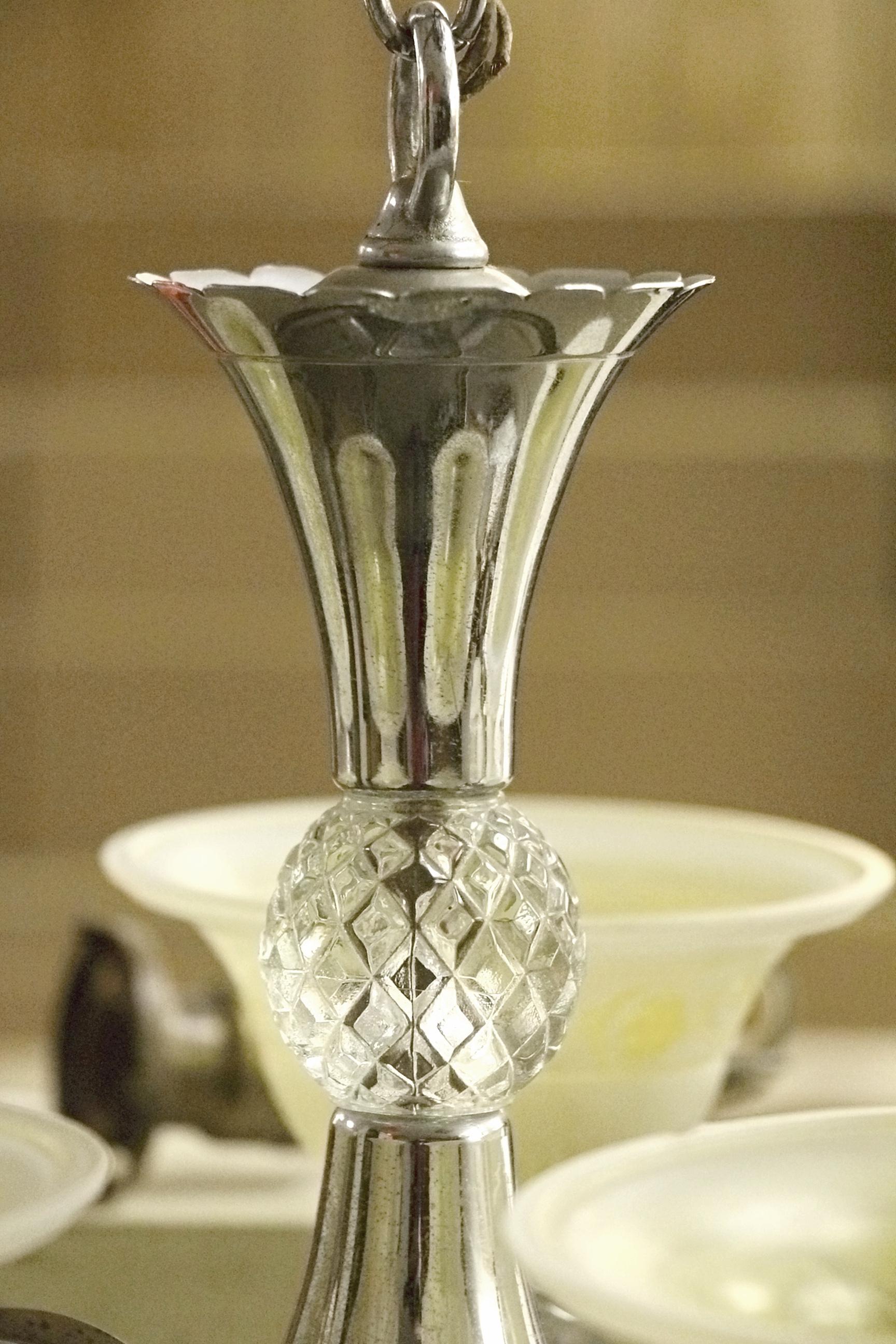 Buriné 1930s Lustre traditionnel à 5 lumières à abat-jour en nickel en vente