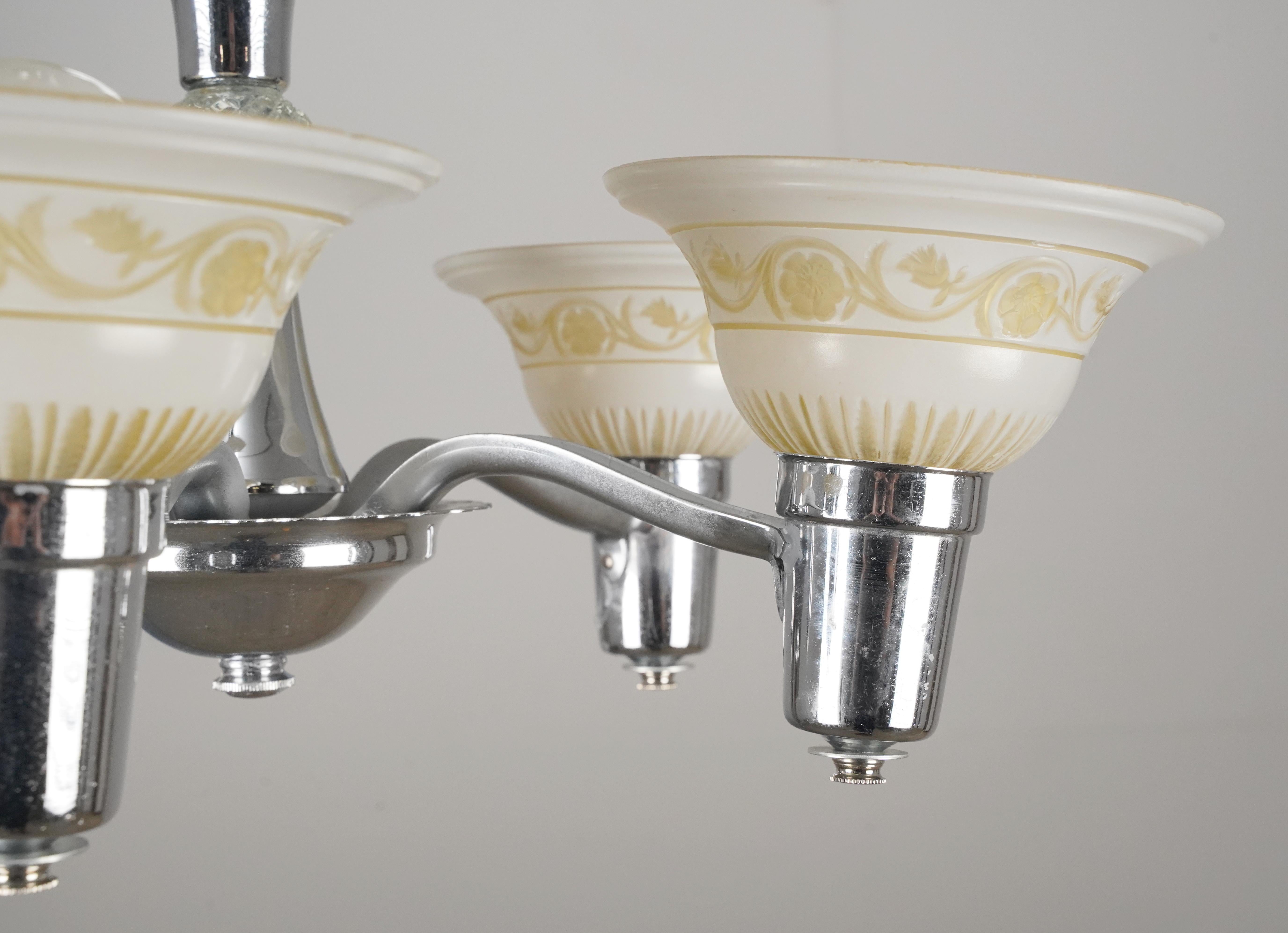 1930 Lámpara de araña tradicional de 5 luces con pantalla deslizante de níquel Grabado en venta