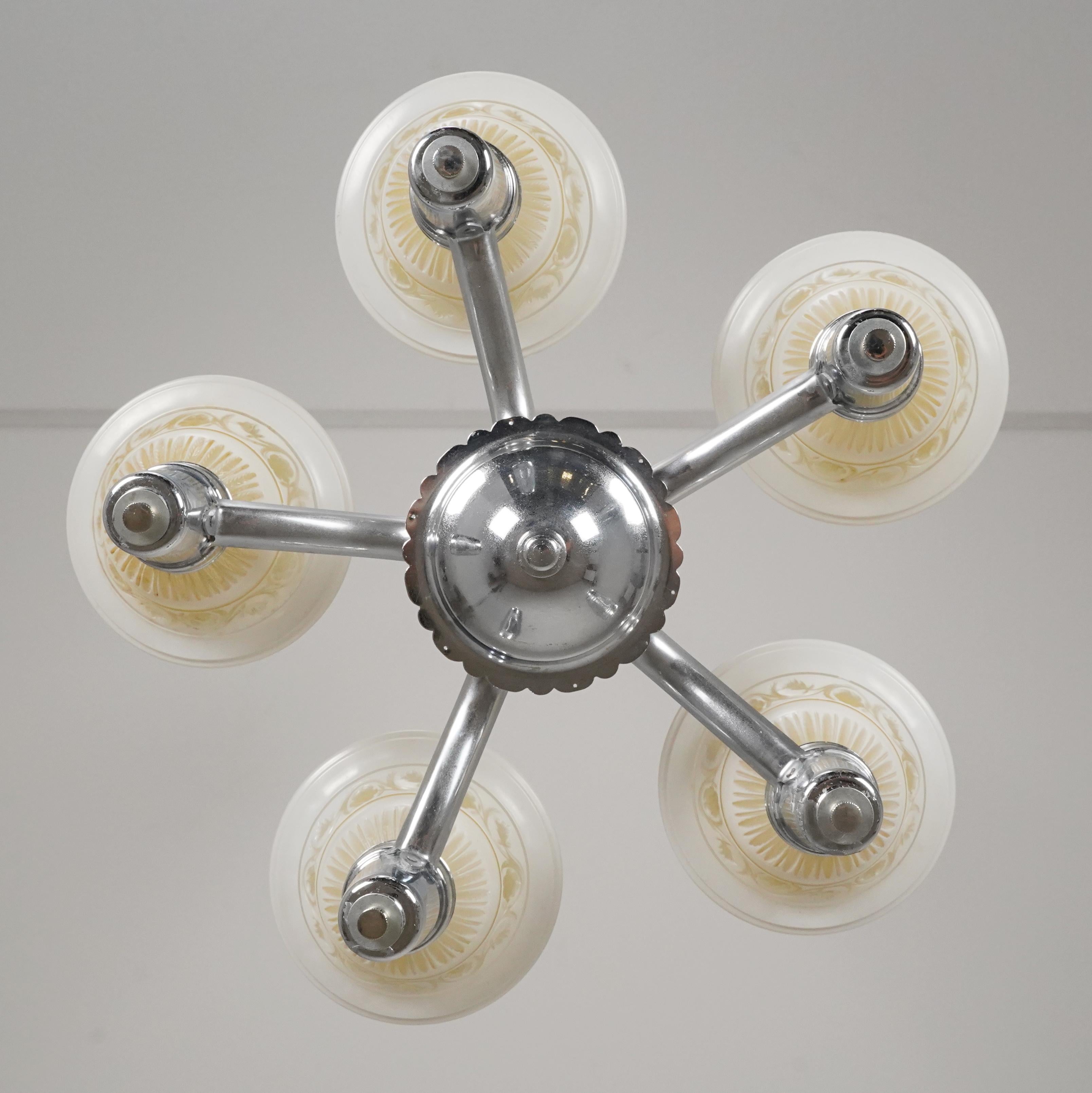 1930 Lámpara de araña tradicional de 5 luces con pantalla deslizante de níquel Latón en venta